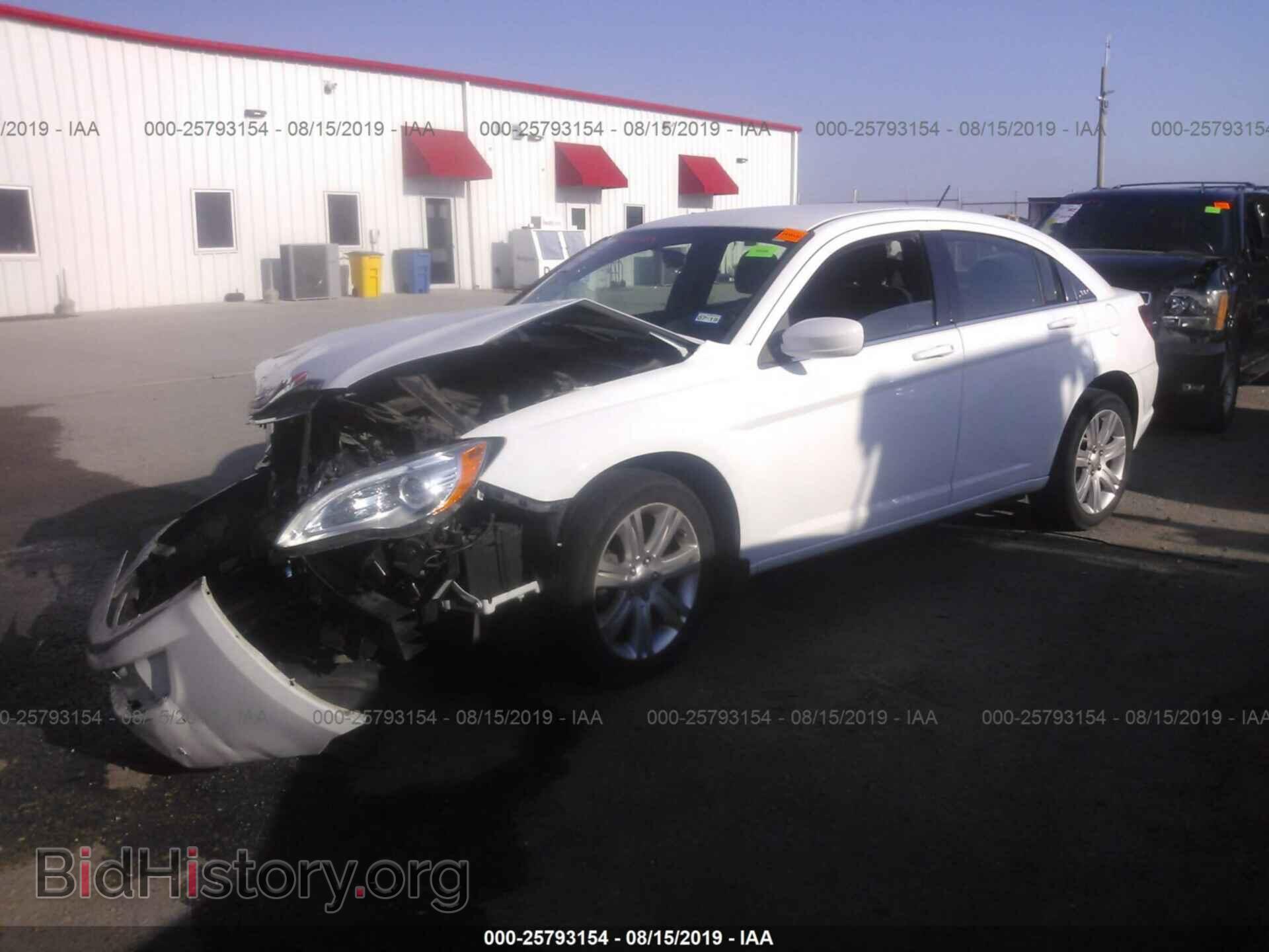 2013 CHRYSLER 200 - VIN: 1C3CCBBB3DN684988 - Photo 2