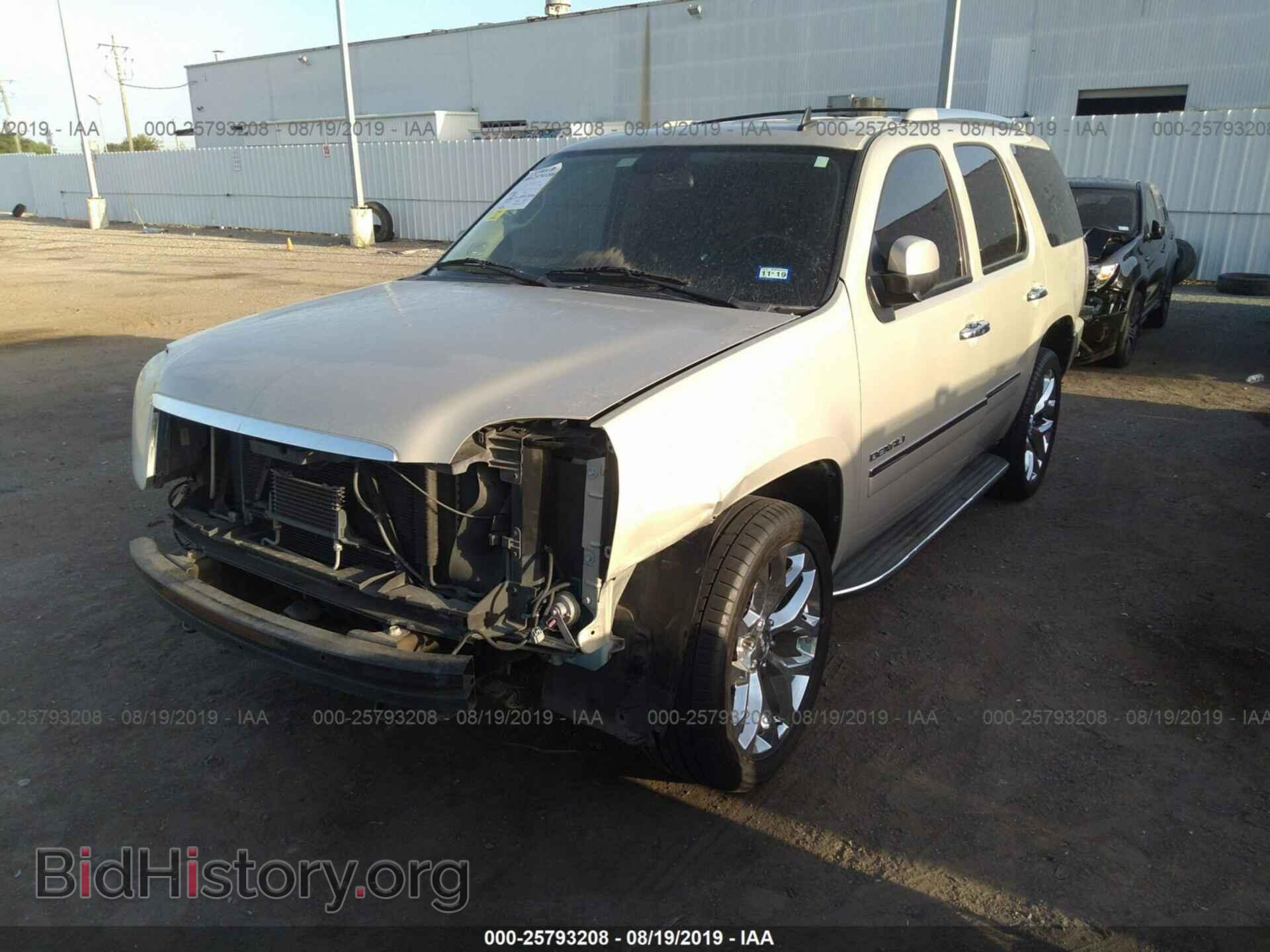 2011 GMC YUKON - VIN: 1GKS2EEF8BR139664 - Фото 2