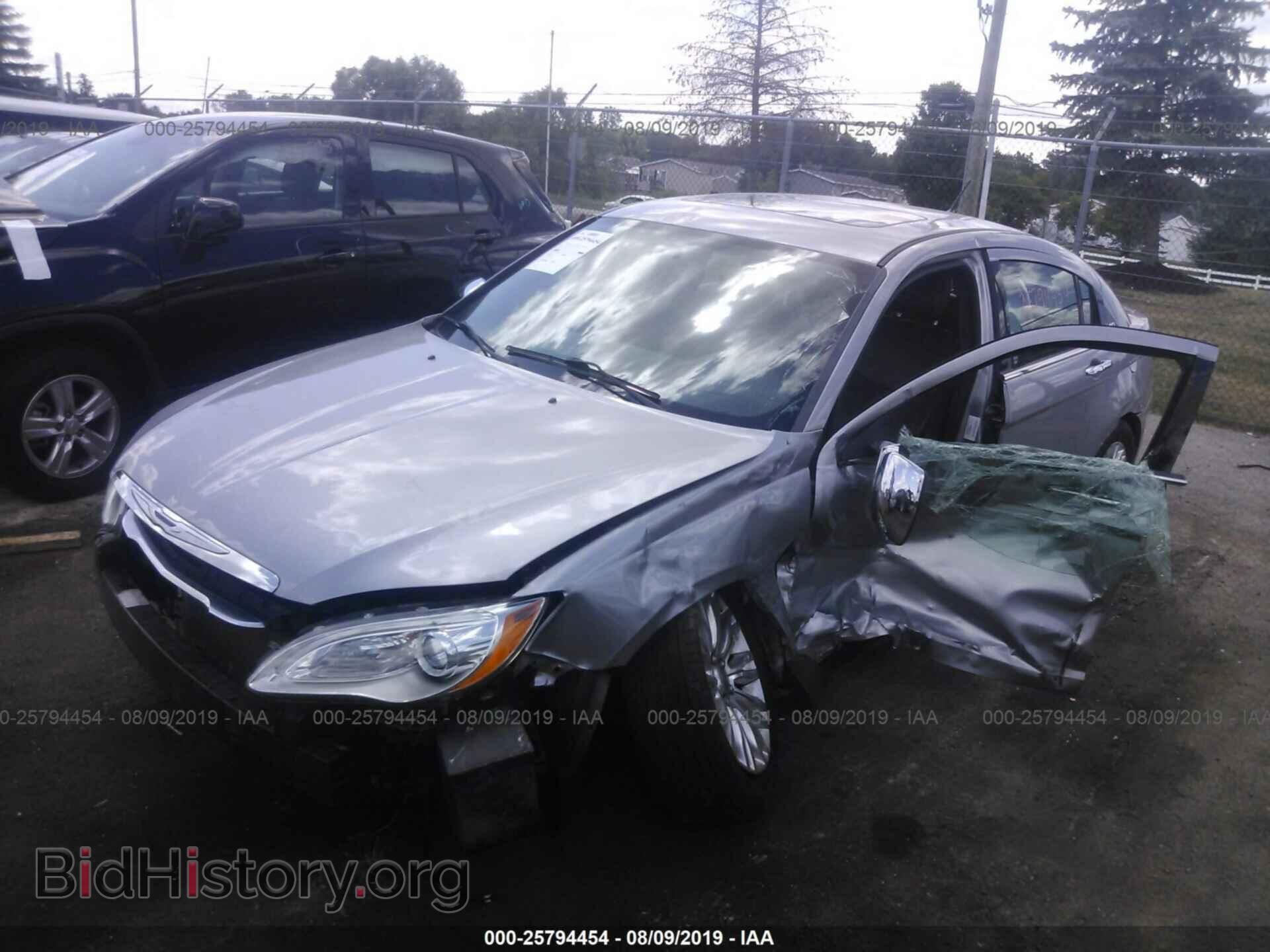 2013 CHRYSLER 200 - VIN: 1C3CCBCG0DN726852 - Photo 2