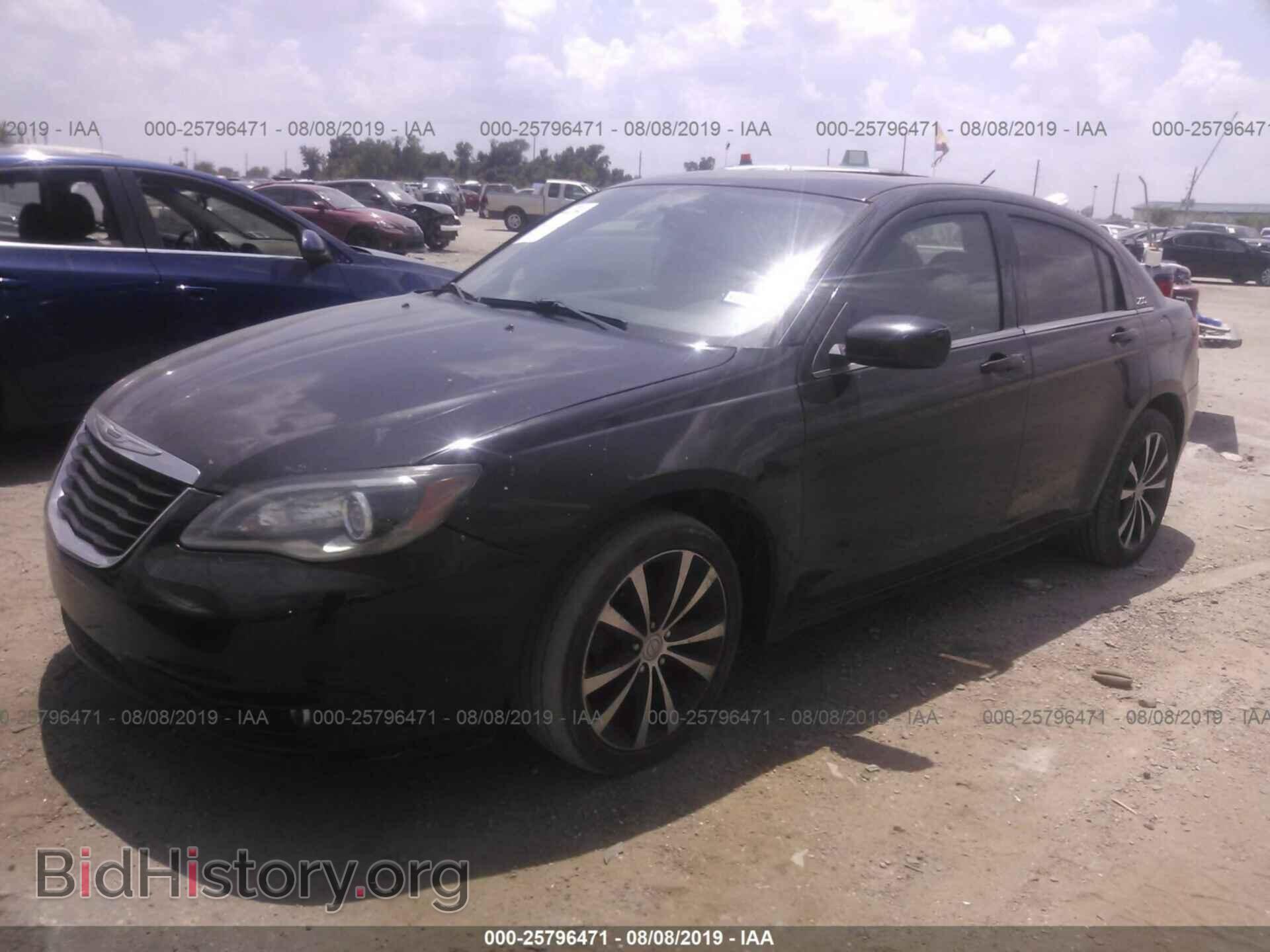 2013 CHRYSLER 200 - VIN: 1C3CCBCB3DN645915 - Photo 2
