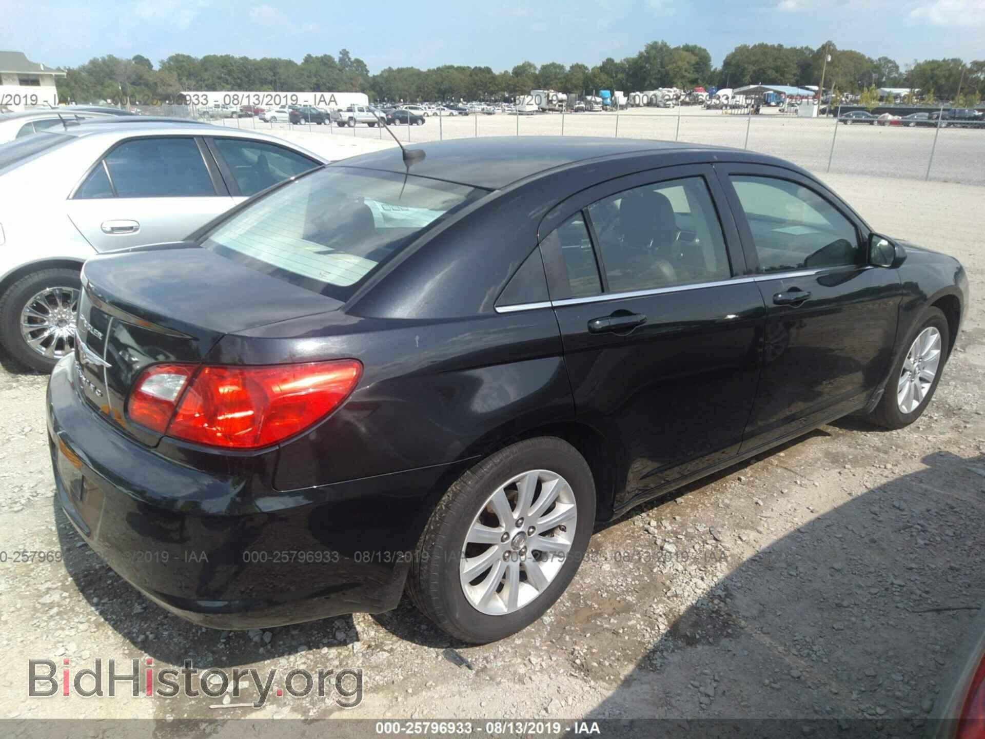 2010 CHRYSLER SEBRING - VIN: 1C3CC5FB9AN165161 - Фото 4