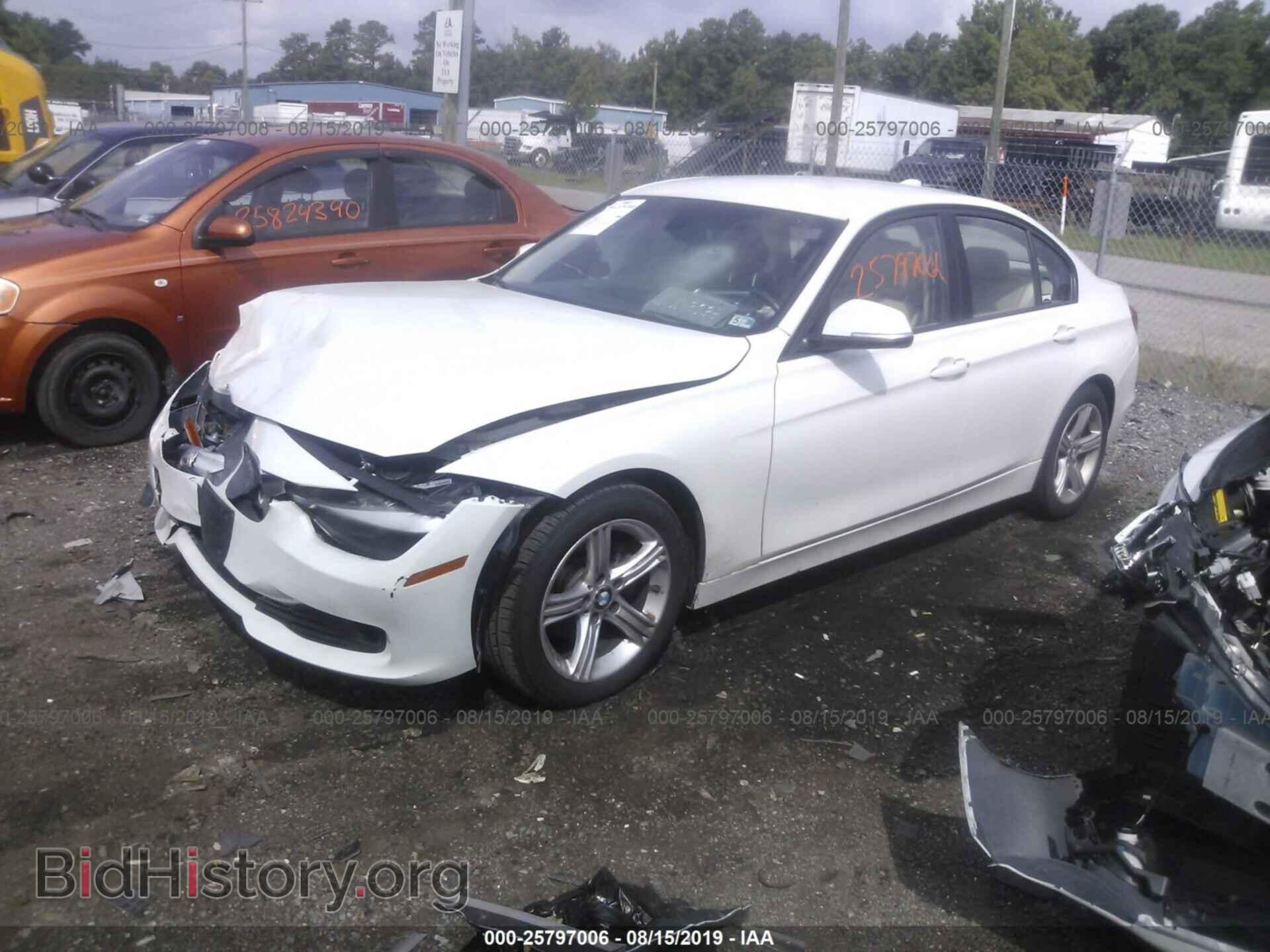2013 BMW 328 - VIN: WBA3A5G53DNP24988 - Фото 2