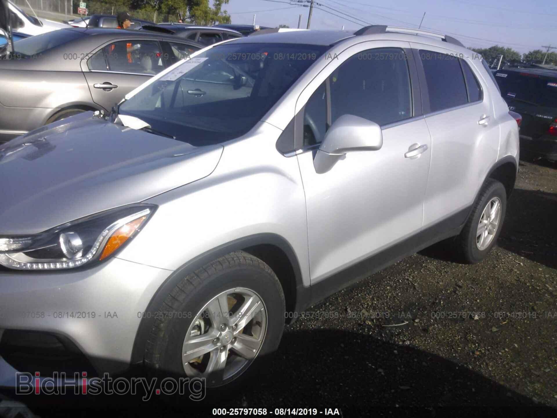 2017 CHEVROLET TRAX - VIN: 3GNCJLSB0HL262570 - Фото 2