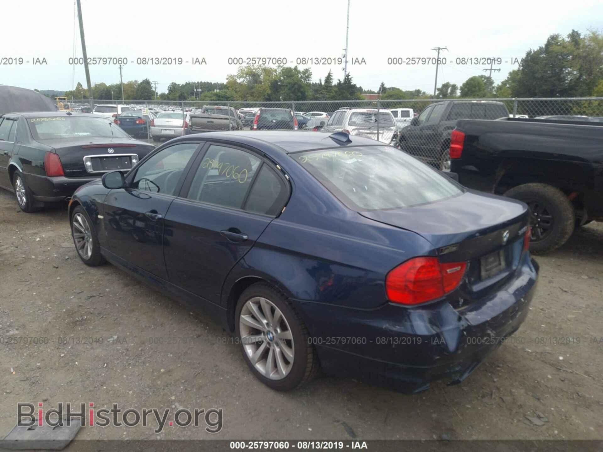 2011 BMW 328 - VIN: WBAPH7C58BE852882 - Фото 3