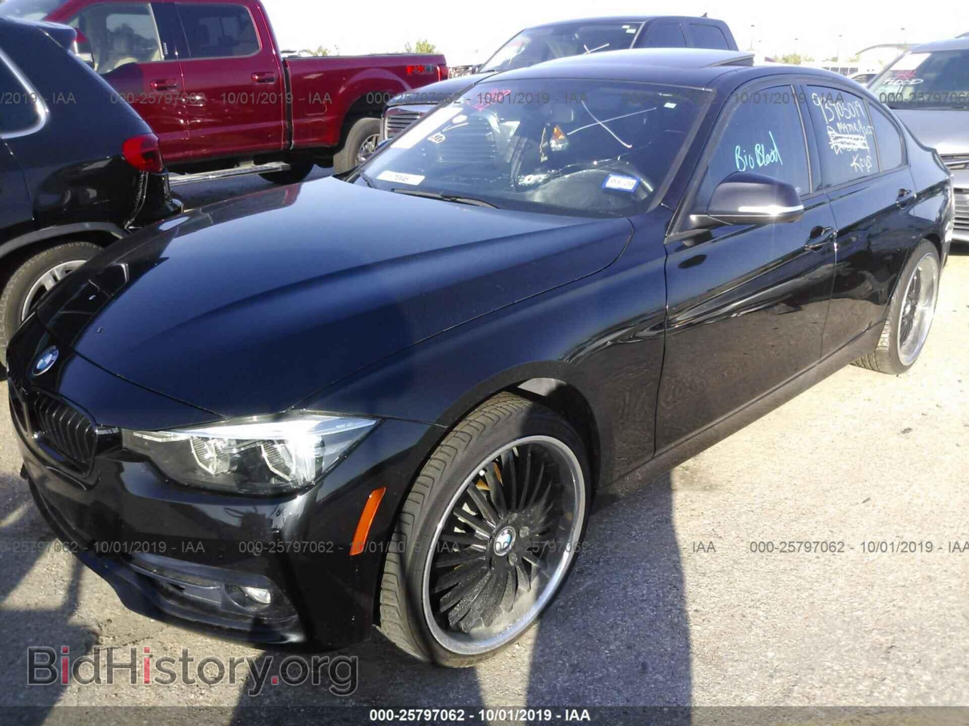 2018 BMW 330 - VIN: WBA8B9G58JNU58129 - Фото 2