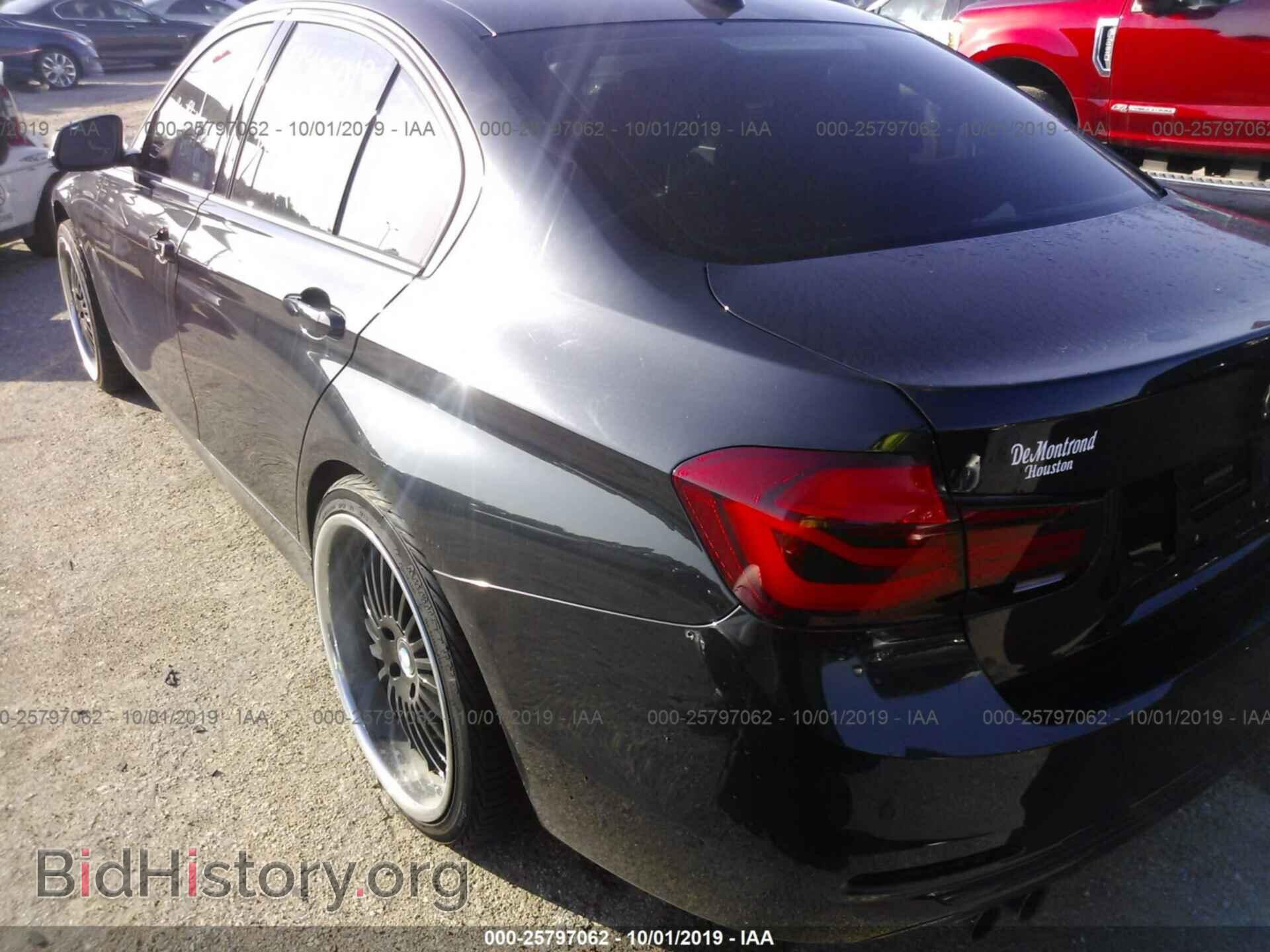 2018 BMW 330 - VIN: WBA8B9G58JNU58129 - Фото 3