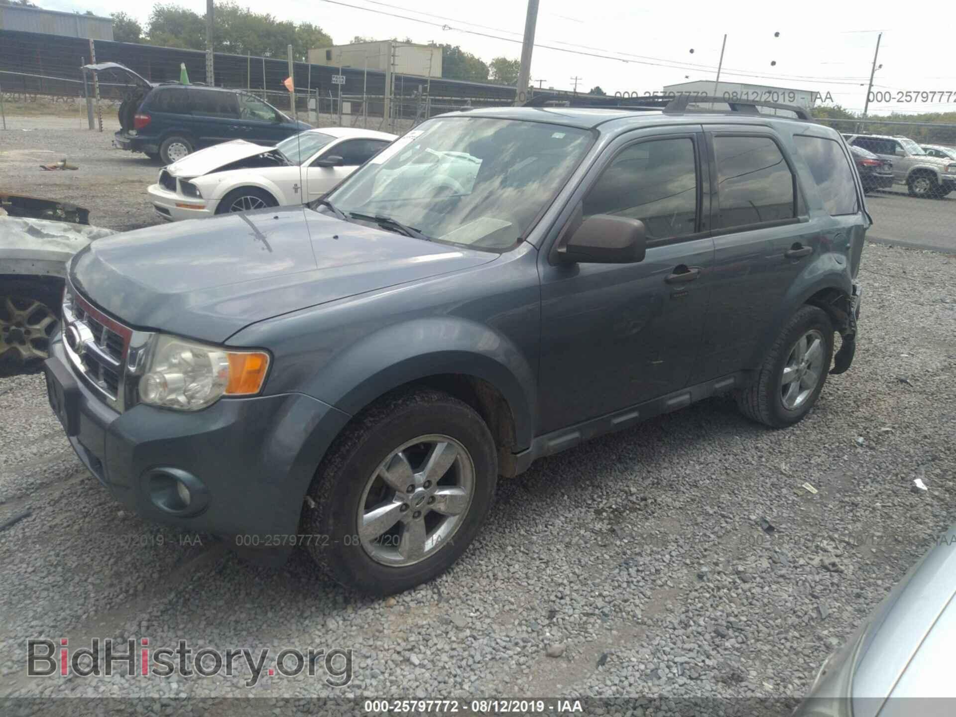 2011 FORD ESCAPE - VIN: 1FMCU9D77BKA97357 - Фото 2