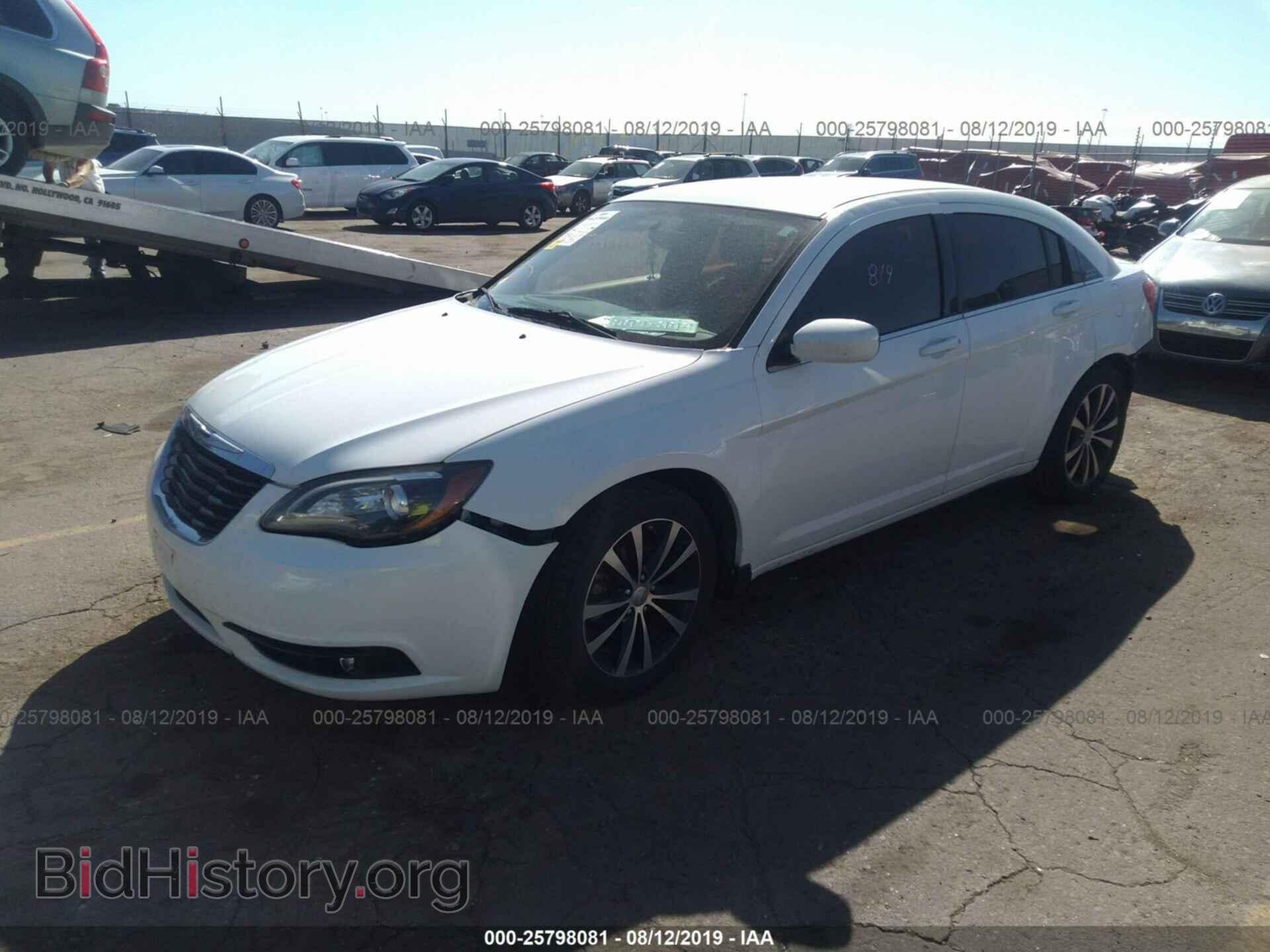 2013 CHRYSLER 200 - VIN: 1C3CCBBB5DN593396 - Photo 2
