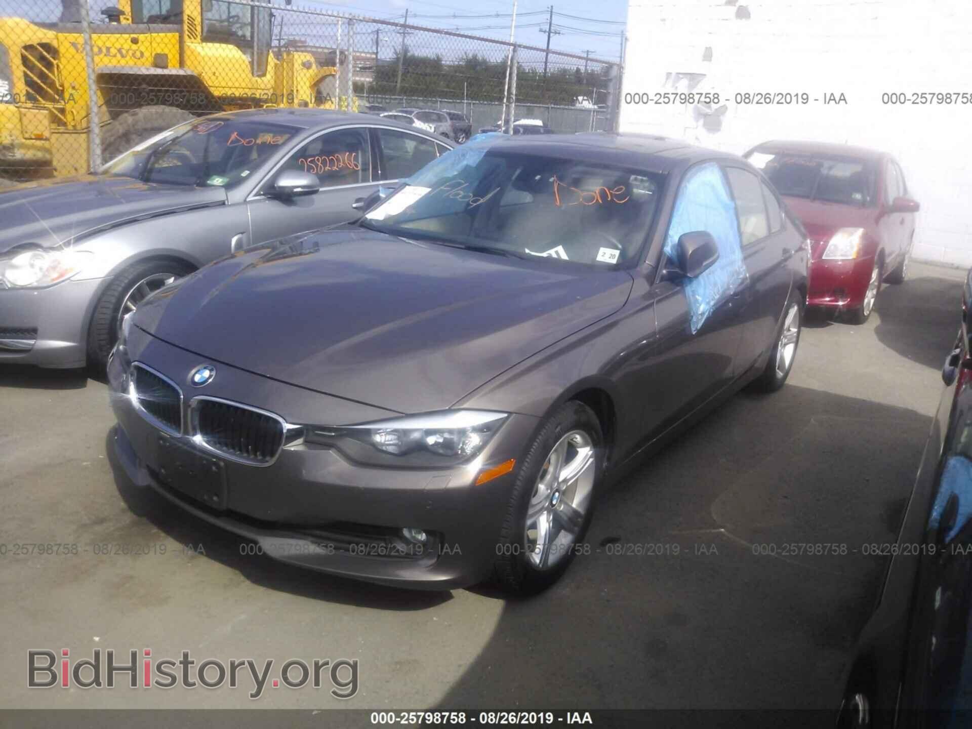 2015 BMW 328 - VIN: WBA3B5G56FNS15235 - Фото 2