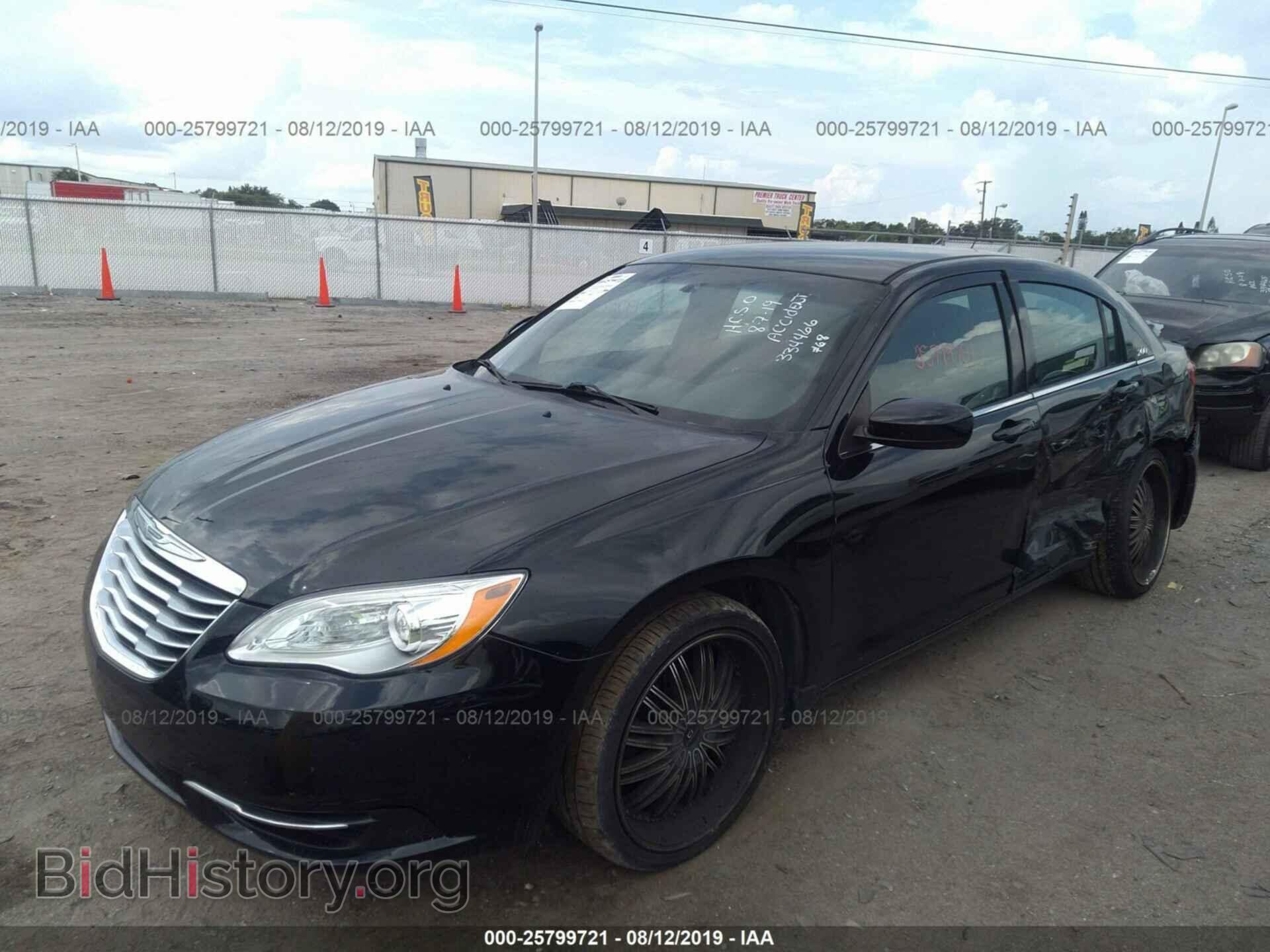 2013 CHRYSLER 200 - VIN: 1C3CCBAB5DN671080 - Фото 2