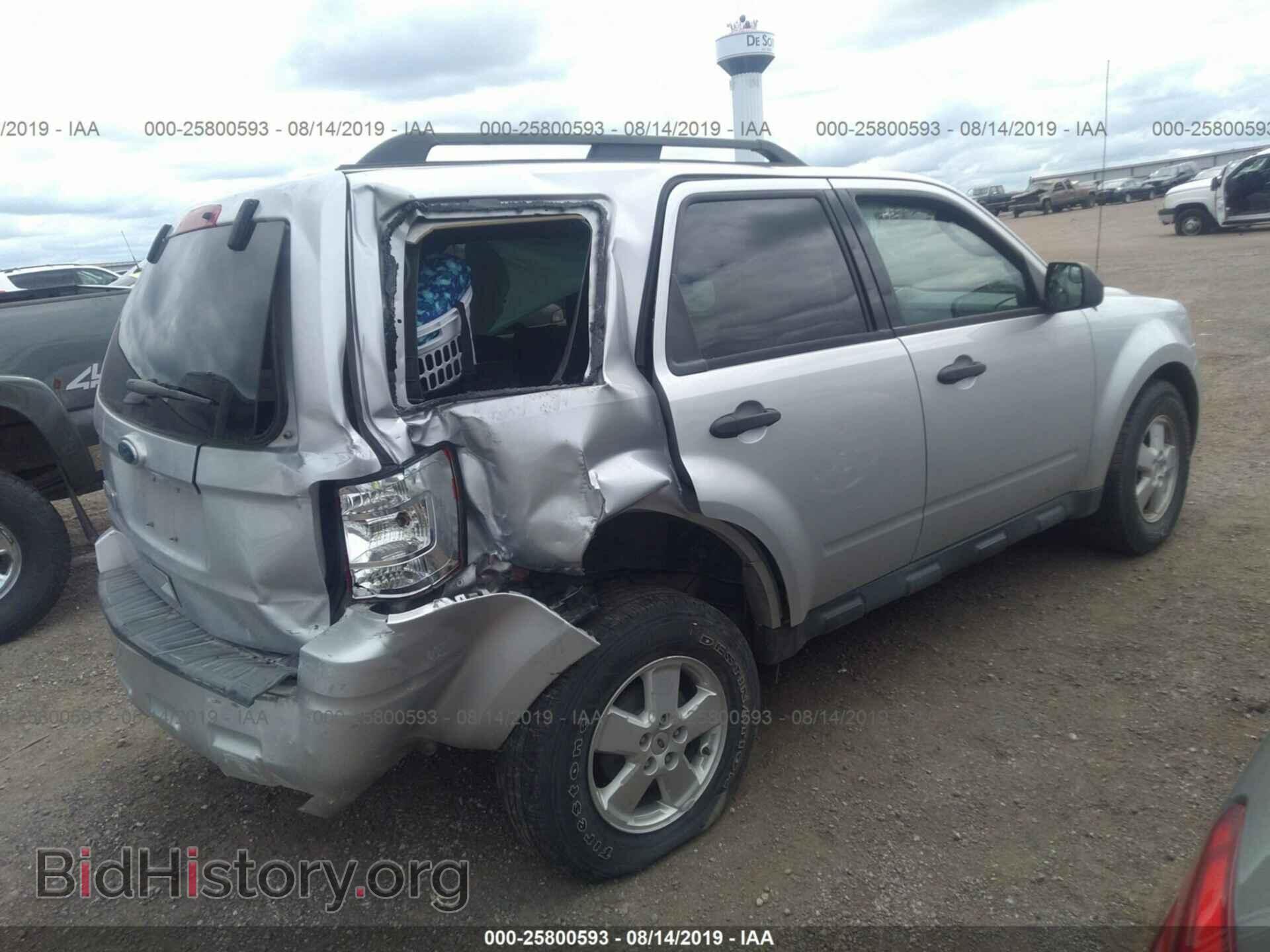 2011 FORD ESCAPE - VIN: 1FMCU0D73BKB75001 - Photo 4