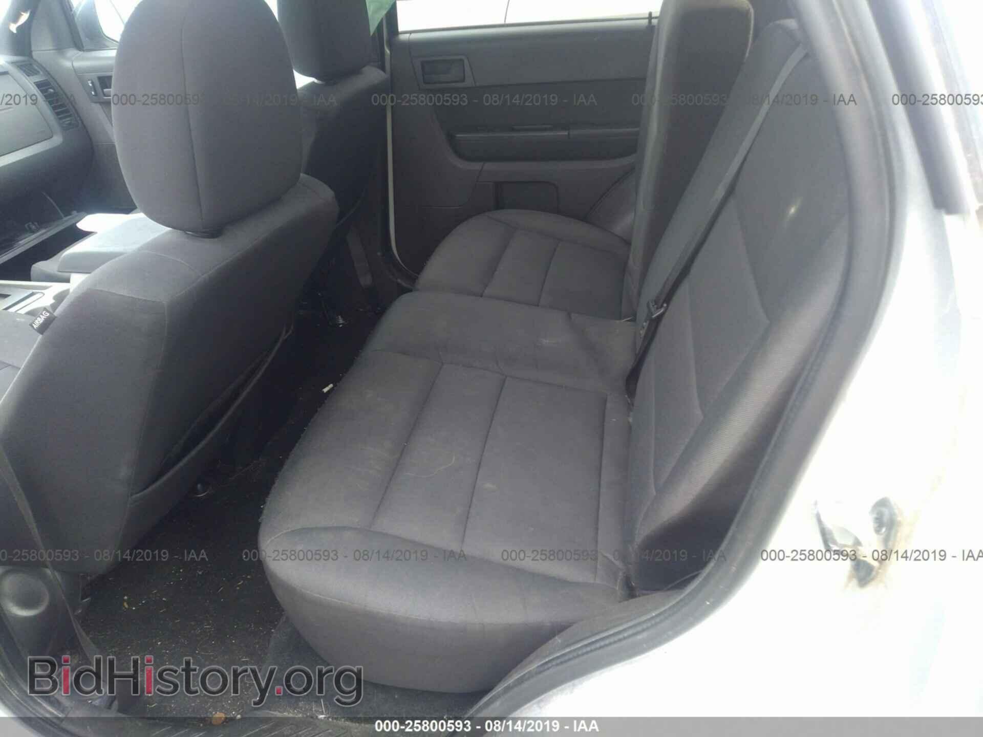 2011 FORD ESCAPE - VIN: 1FMCU0D73BKB75001 - Photo 8