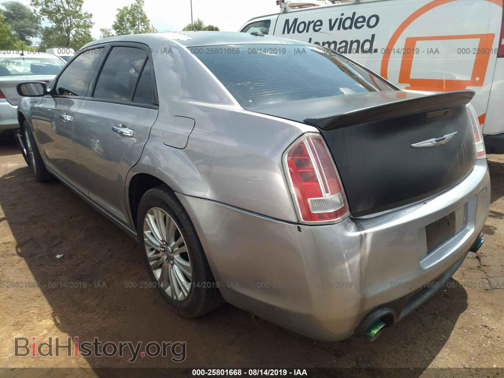 2011 CHRYSLER 300C - VIN: 2C3CK6CT2BH568995 - Фото 3