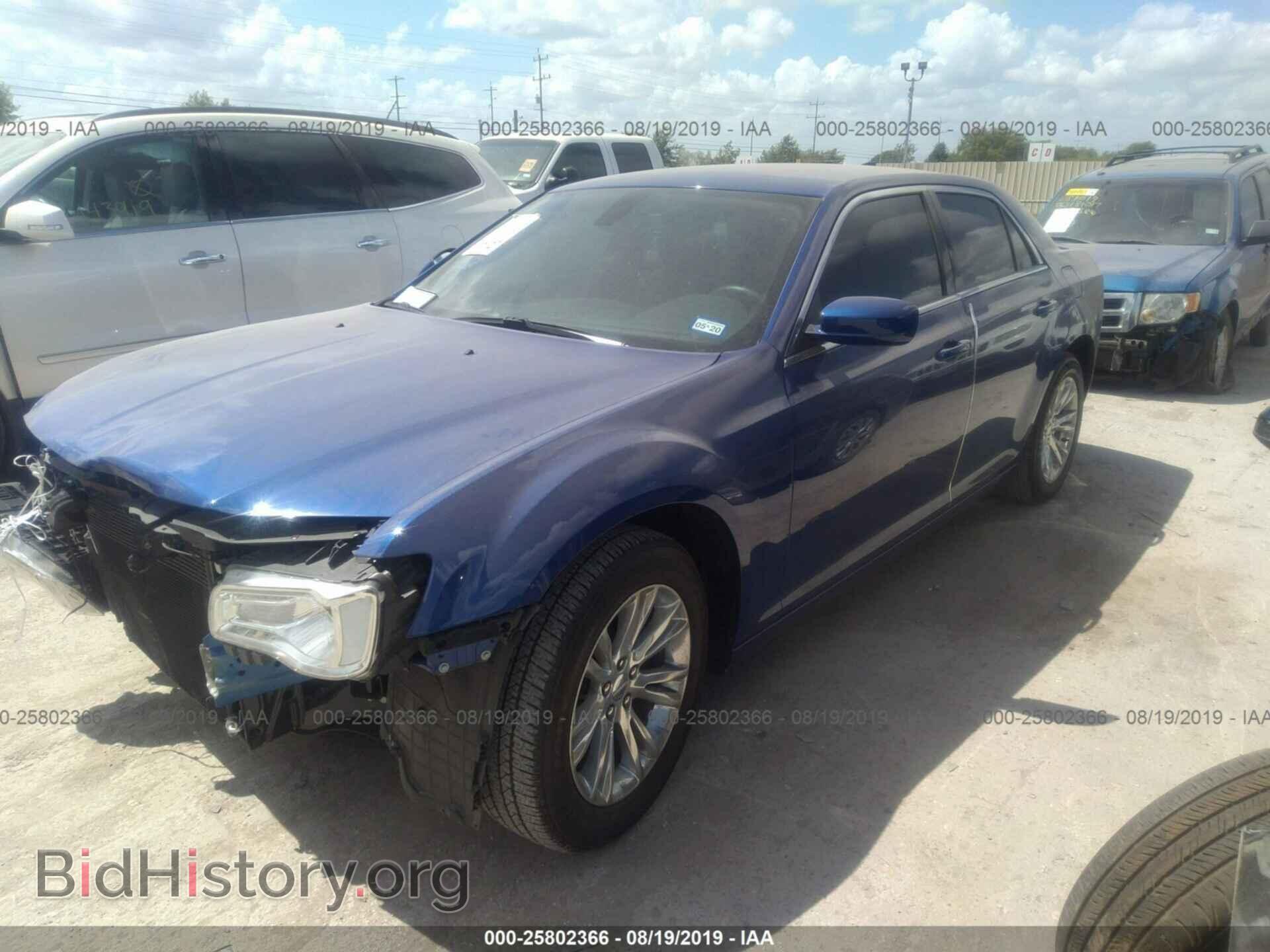 2018 CHRYSLER 300 - VIN: 2C3CCAAG2JH293956 - Фото 2