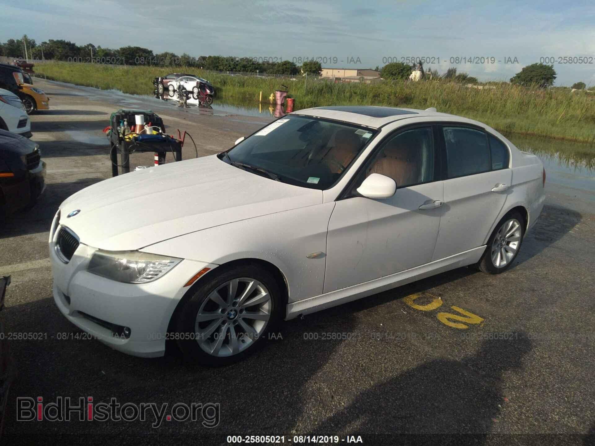 2011 BMW 328 - VIN: WBAPH7C51BE681697 - Фото 2