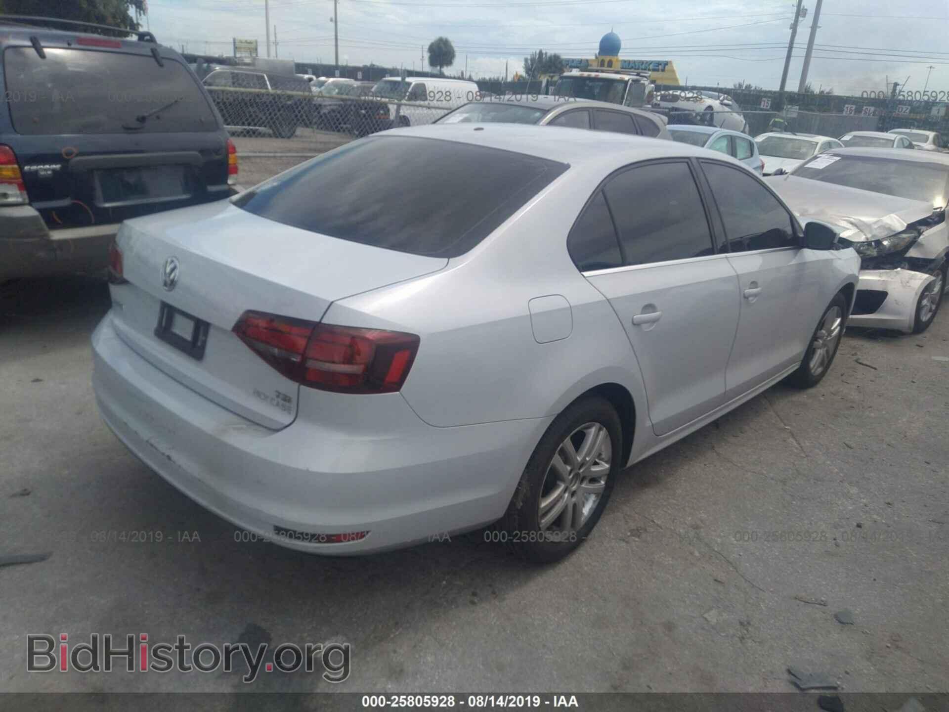 2017 VOLKSWAGEN JETTA - VIN: 3VW2B7AJ9HM371232 - Фото 4