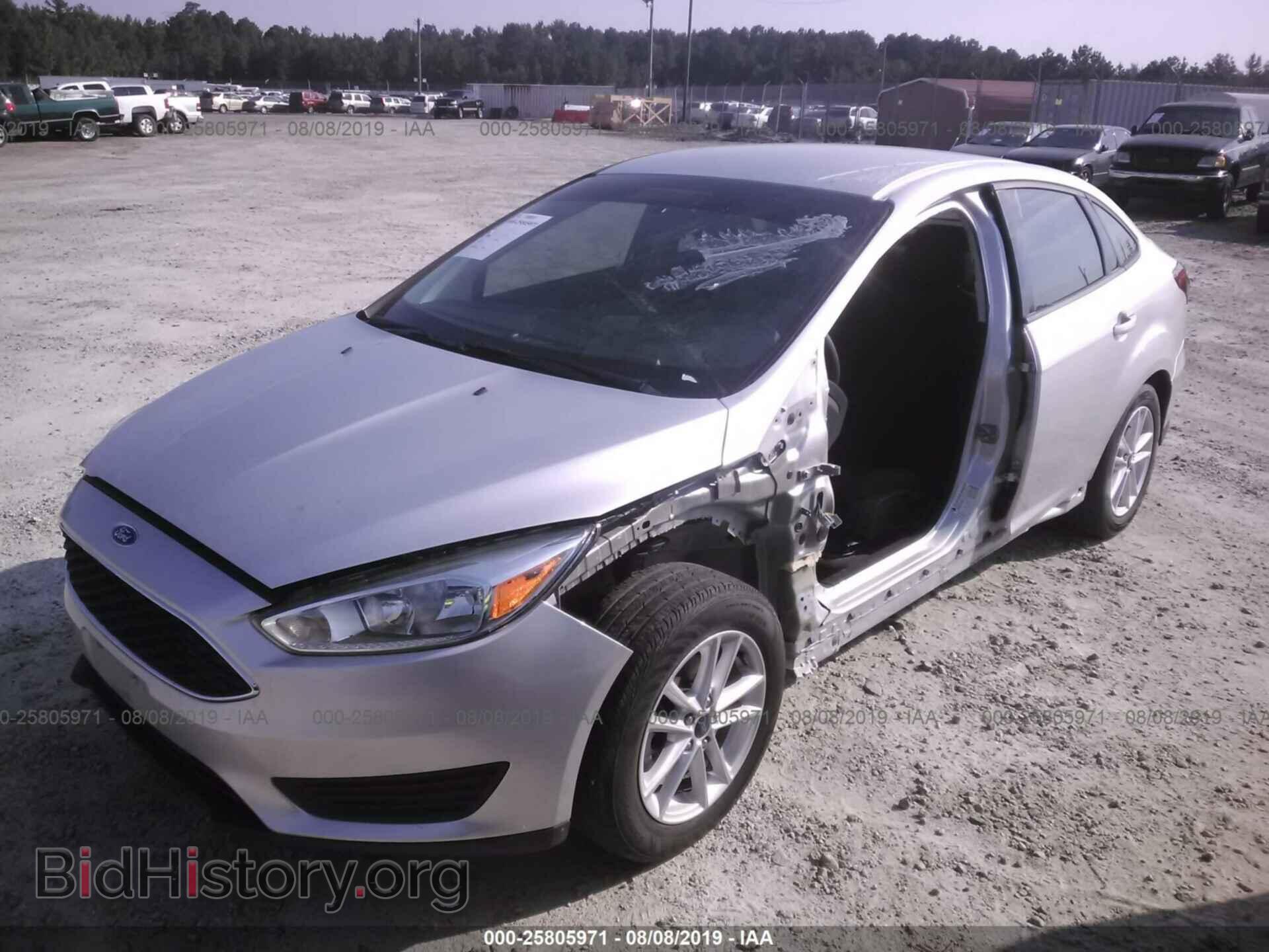 2016 Ford Focus - VIN: 1FADP3F25GL340945 - Фото 2