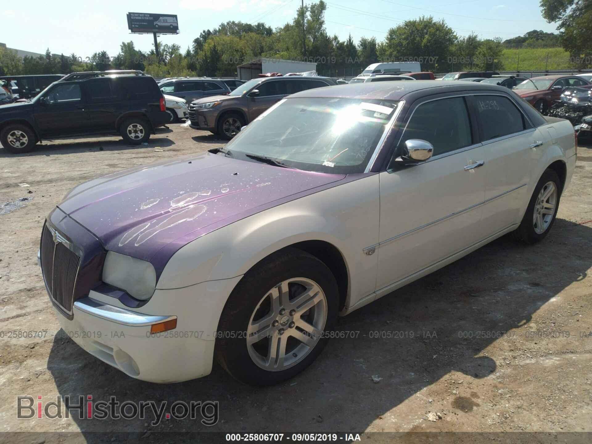 2006 CHRYSLER 300C - VIN: 2C3LA63H66H219715 - Фото 2