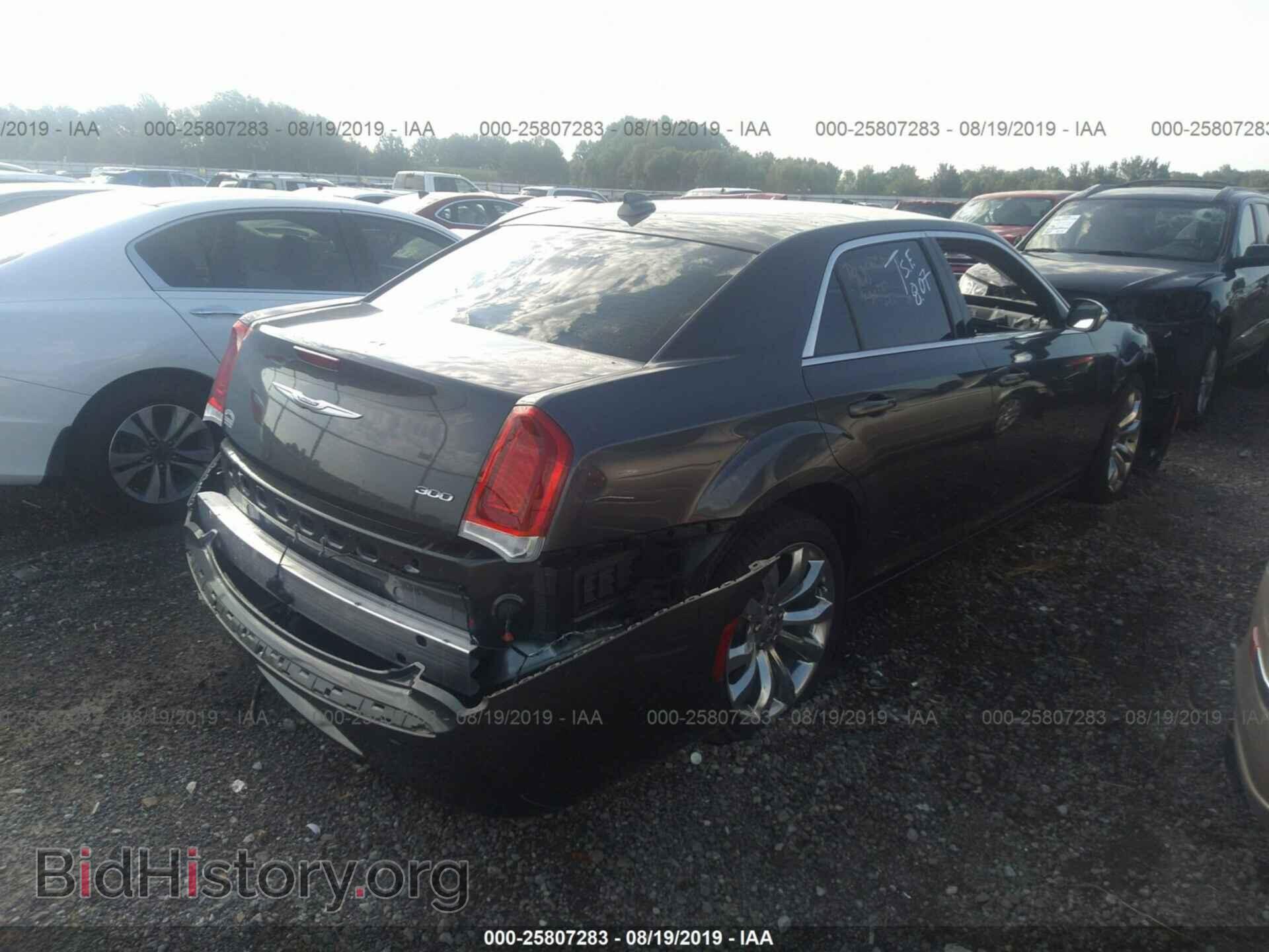 2019 CHRYSLER 300 - VIN: 2C3CCAAG7KH610549 - Фото 4