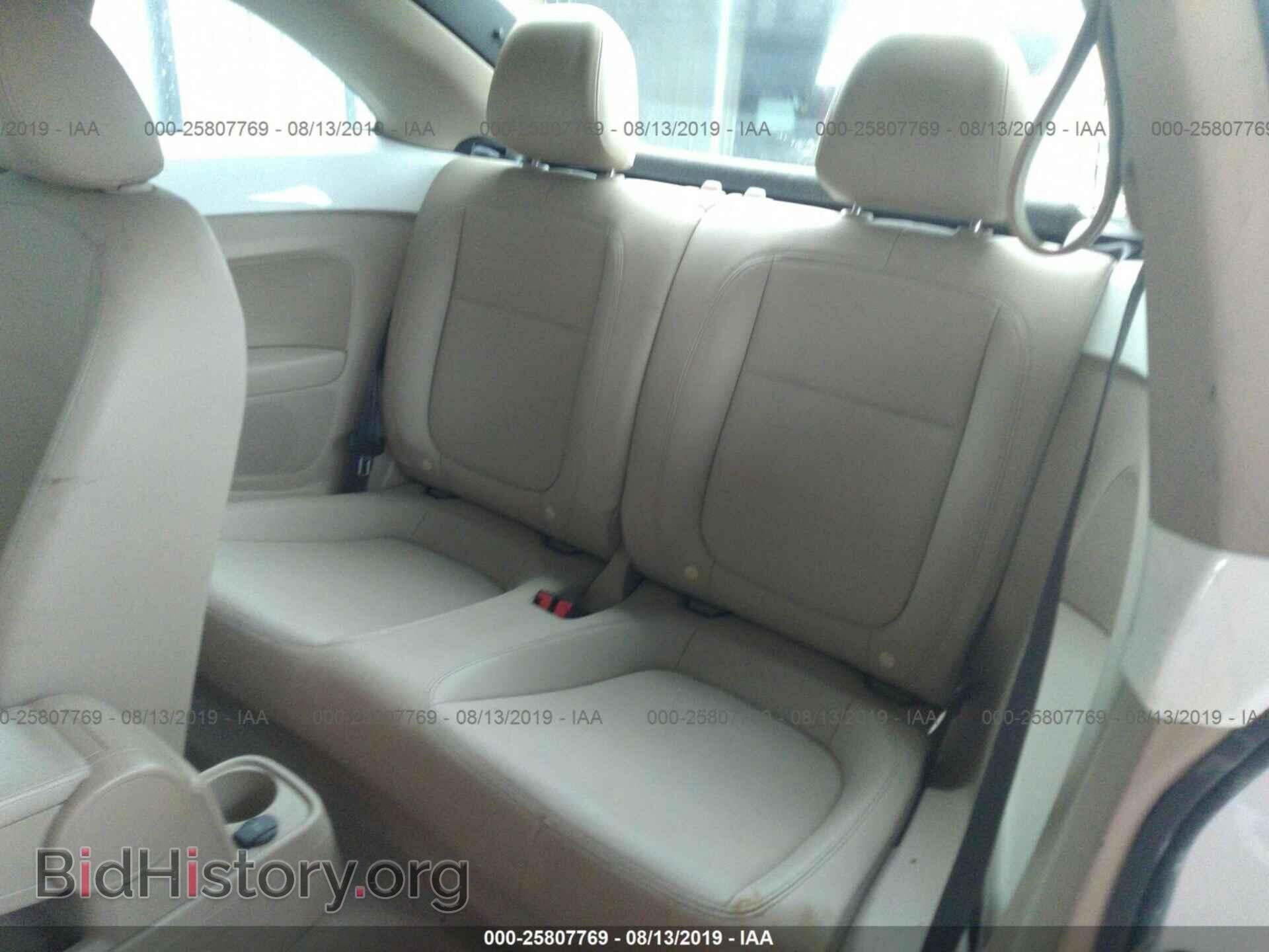 2013 VOLKSWAGEN BEETLE - VIN: 3VWJP7AT1DM687698 - Фото 8