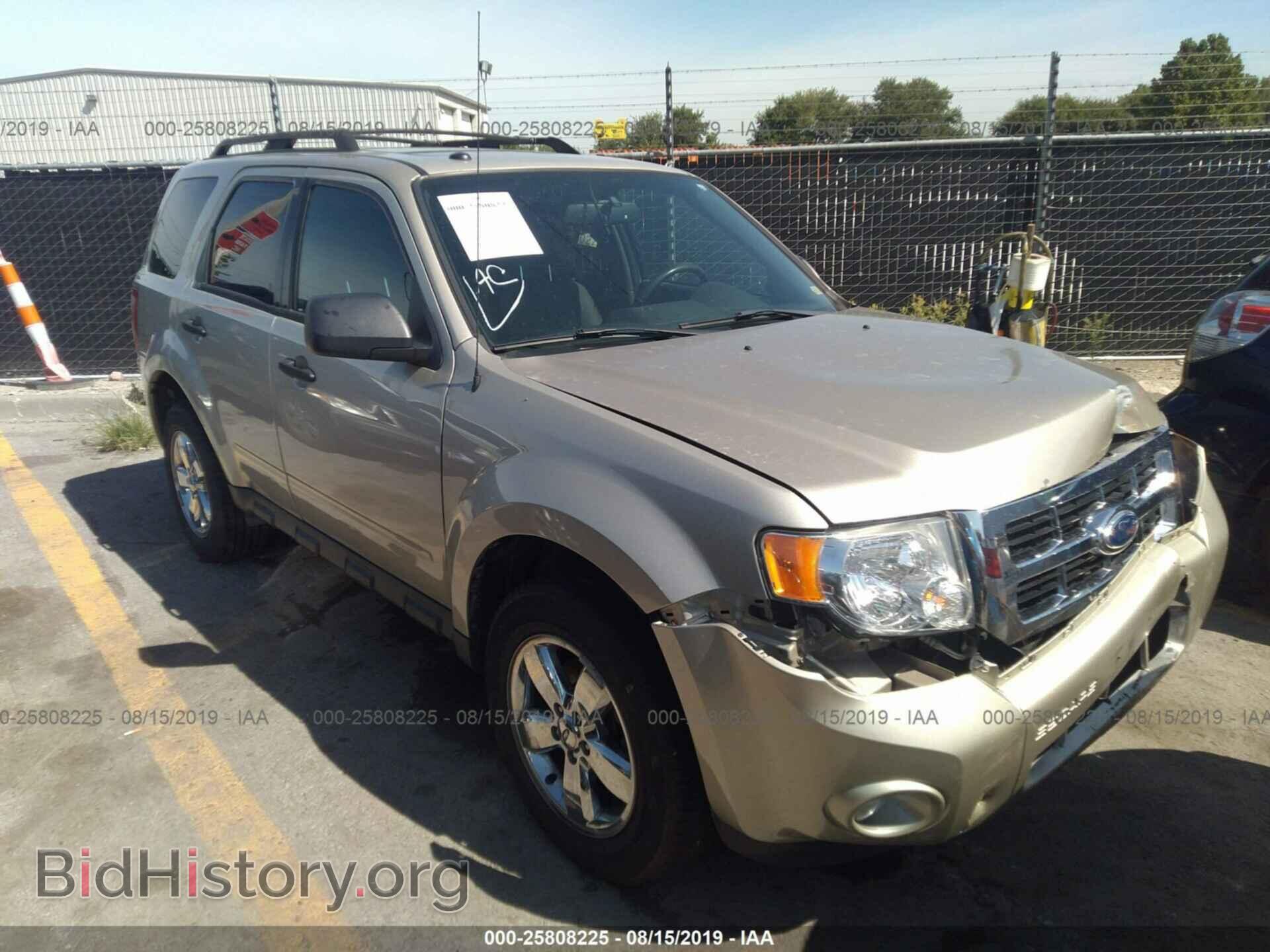 Photo 1FMCU0D75BKC37272 - FORD ESCAPE 2011