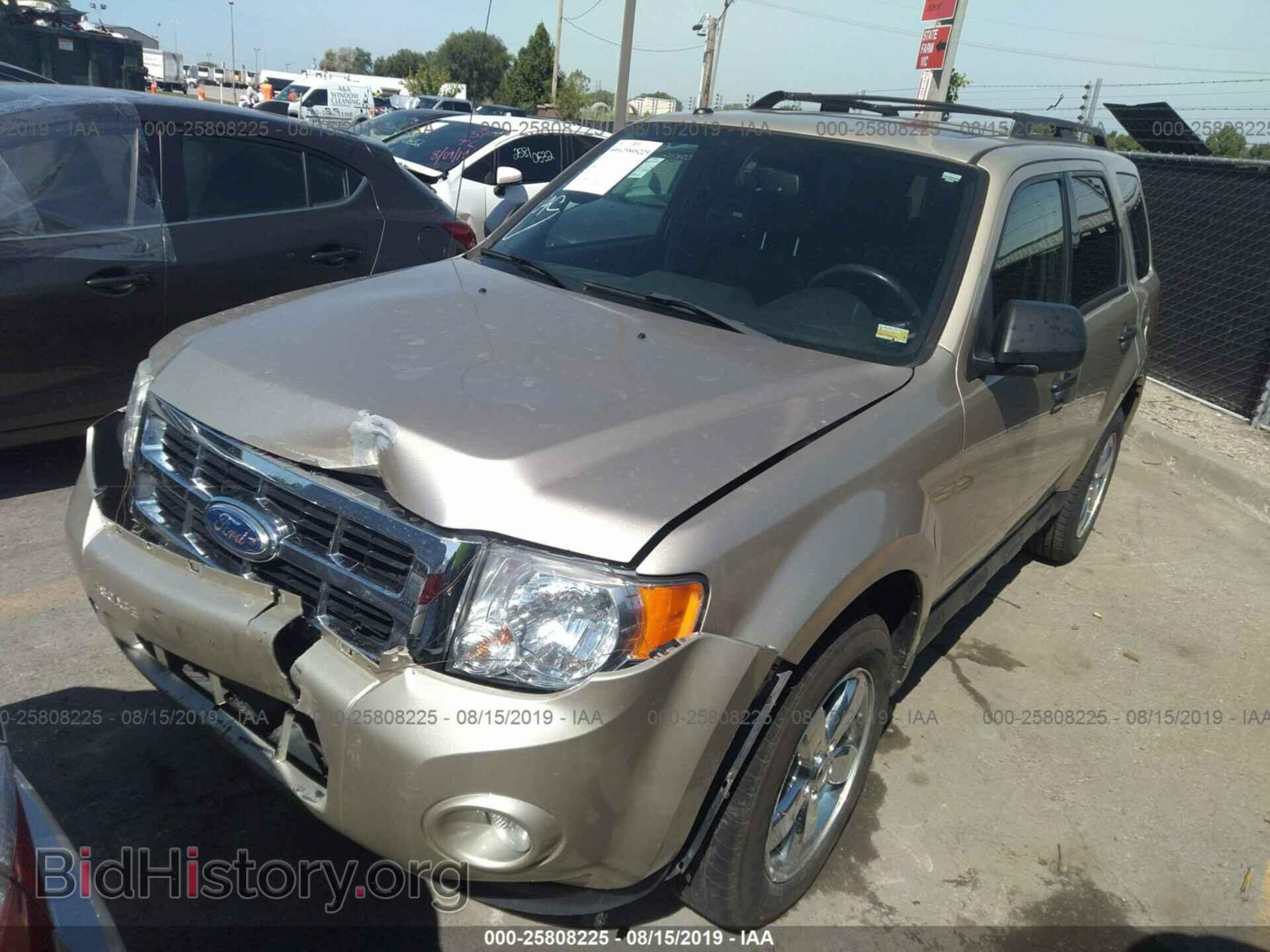 2011 FORD ESCAPE - VIN: 1FMCU0D75BKC37272 - Photo 2