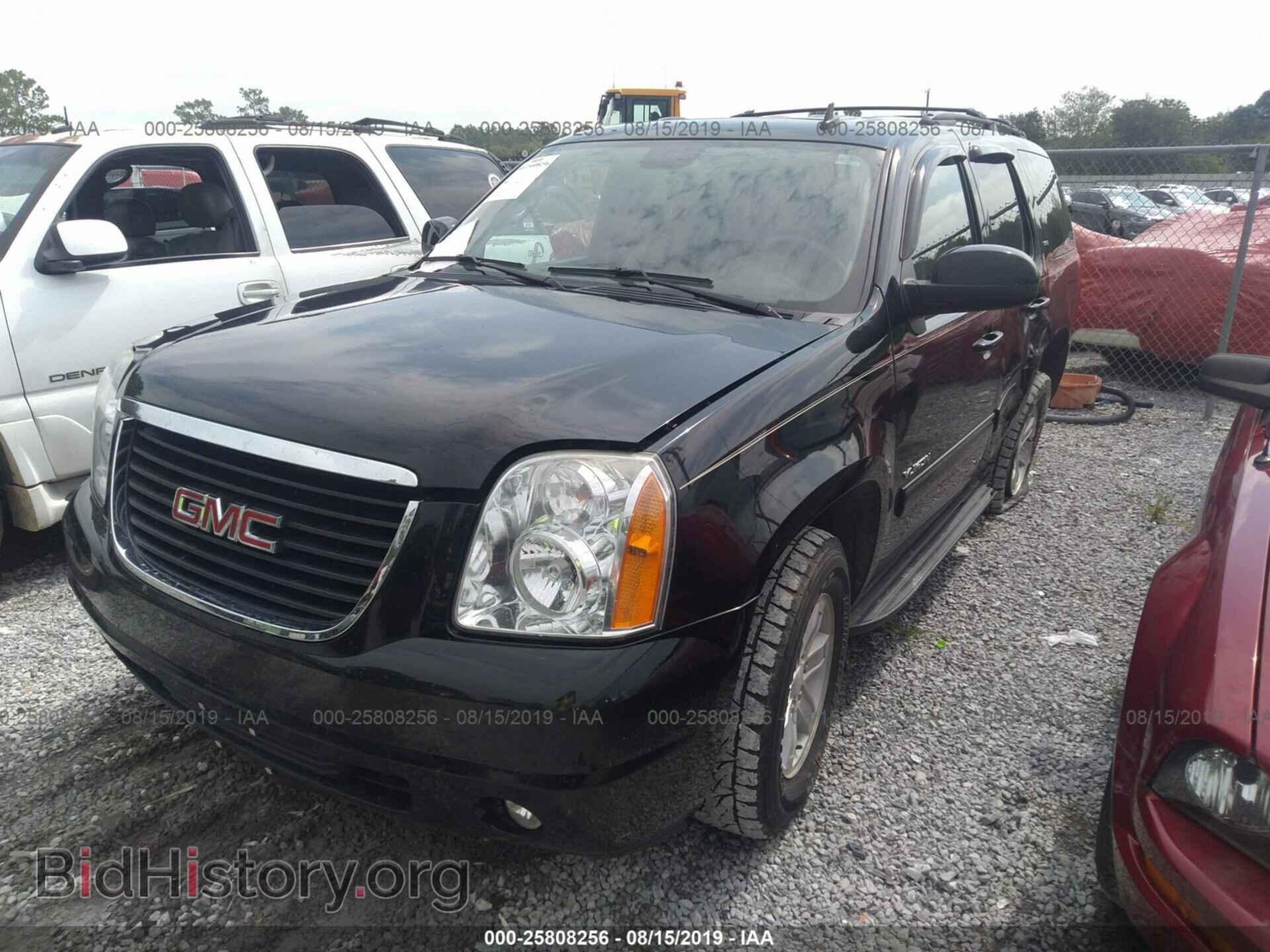 2011 GMC YUKON - VIN: 1GKS2CE04BR357892 - Фото 2
