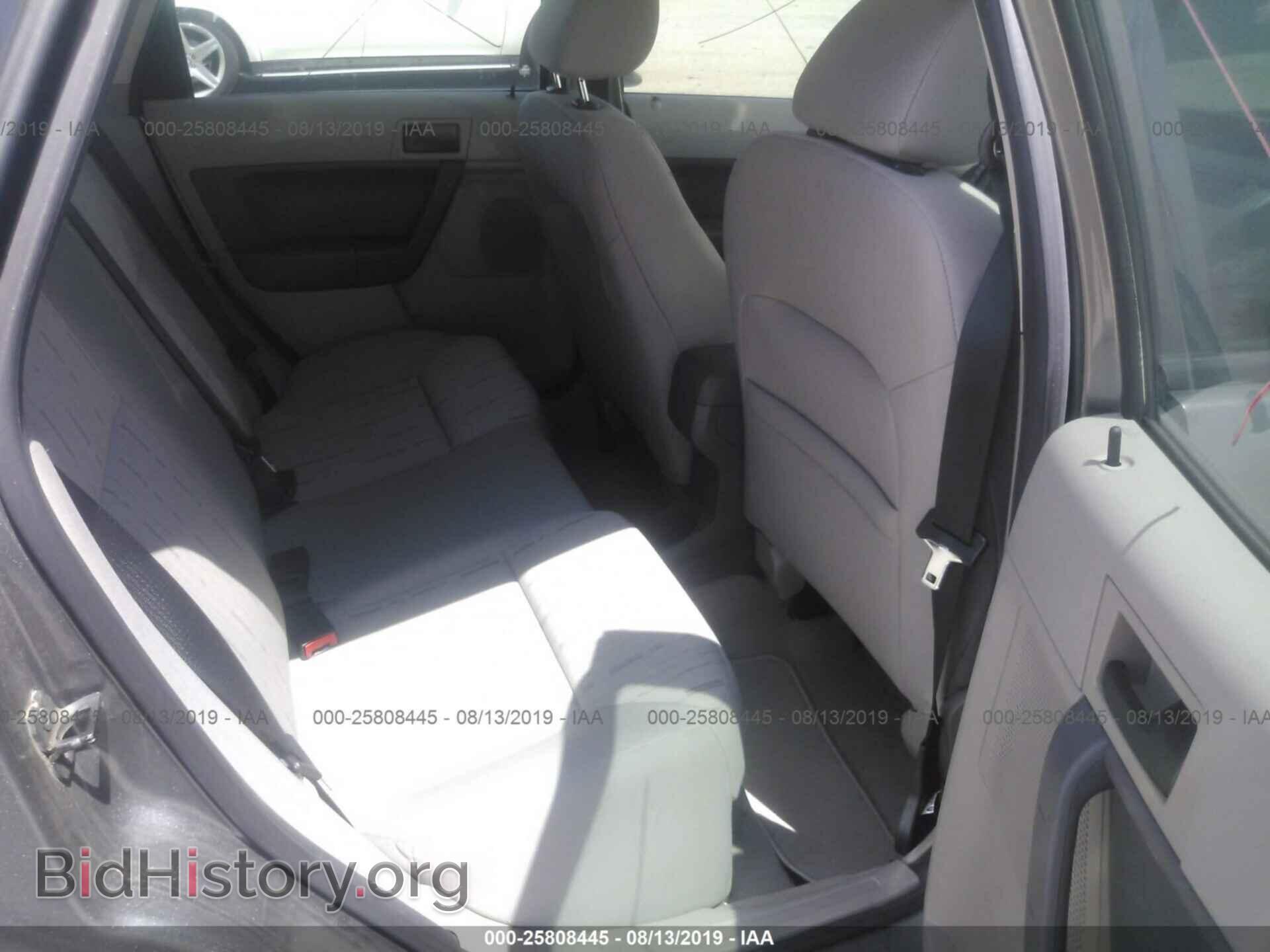 2011 Ford Focus - VIN: 1FAHP3FN0BW196322 - Фото 8
