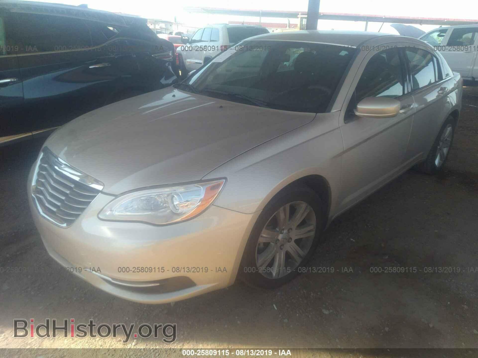 2013 CHRYSLER 200 - VIN: 1C3CCBAB6DN670603 - Photo 2