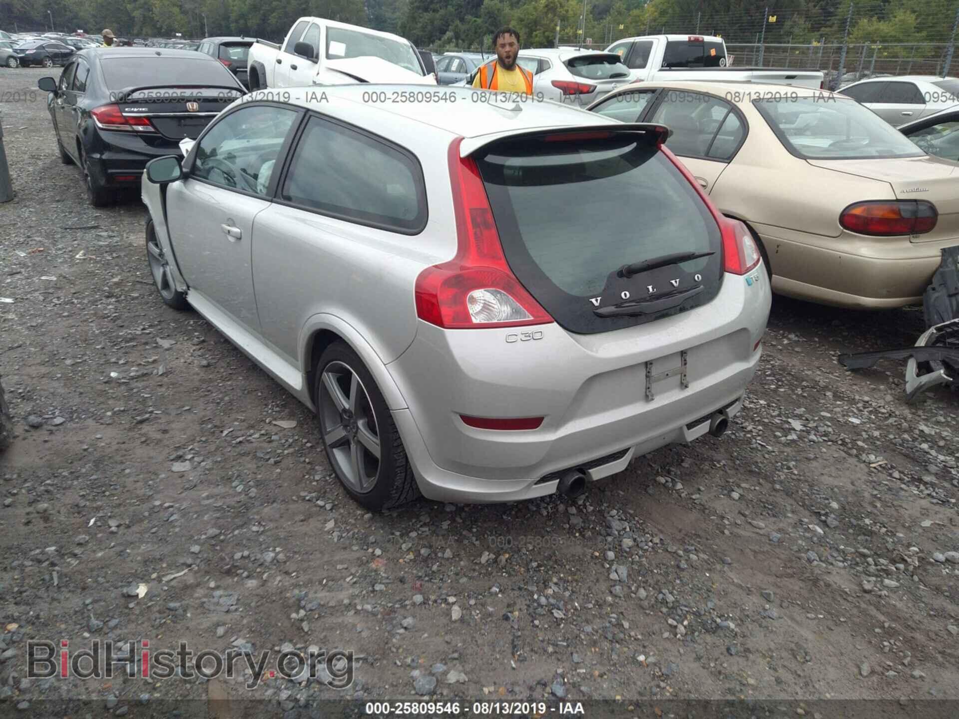 2013 VOLVO C30 - VIN: YV1672MKXD2303563 - Фото 3