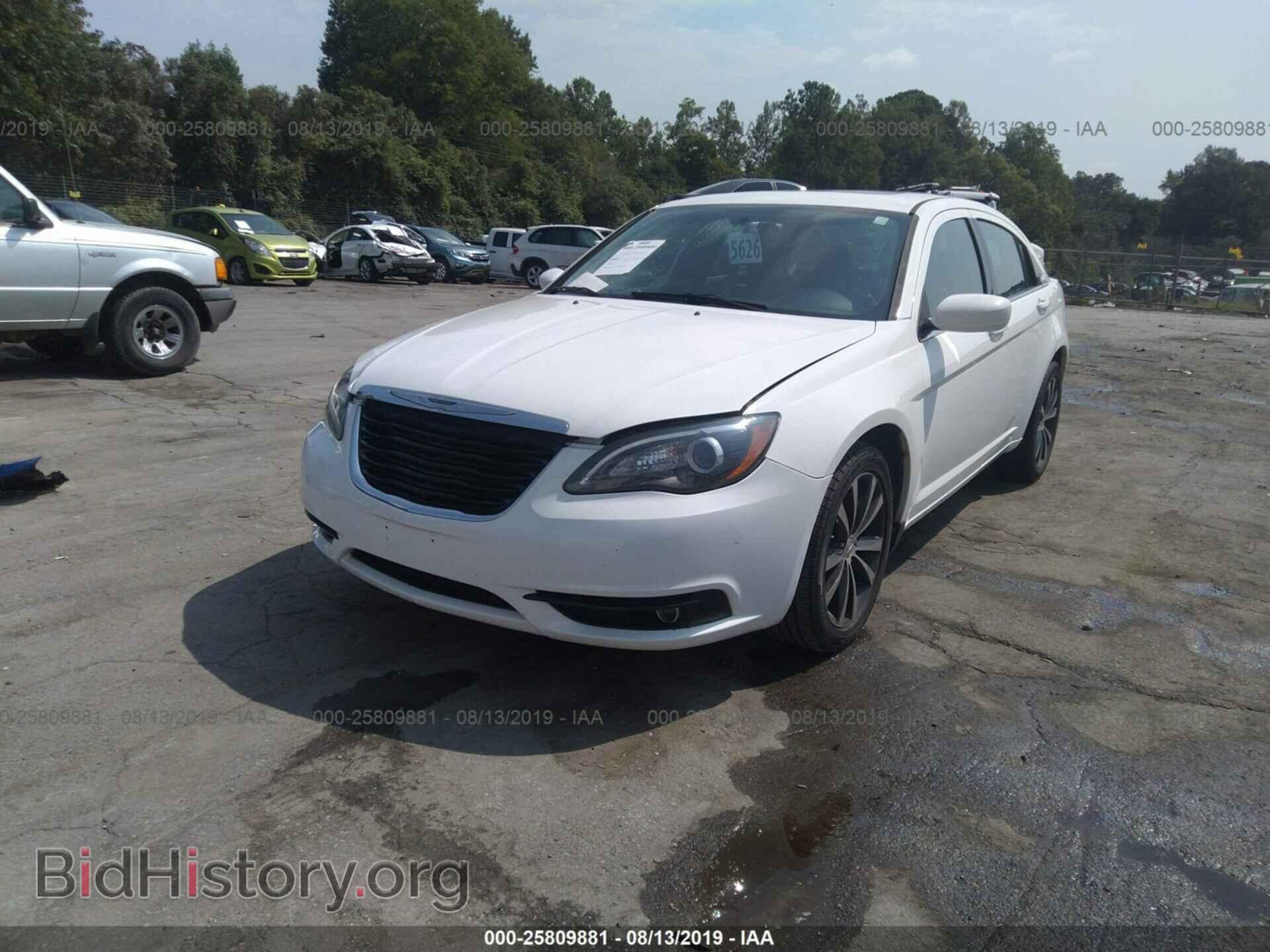 2013 CHRYSLER 200 - VIN: 1C3CCBBB5DN596122 - Фото 2