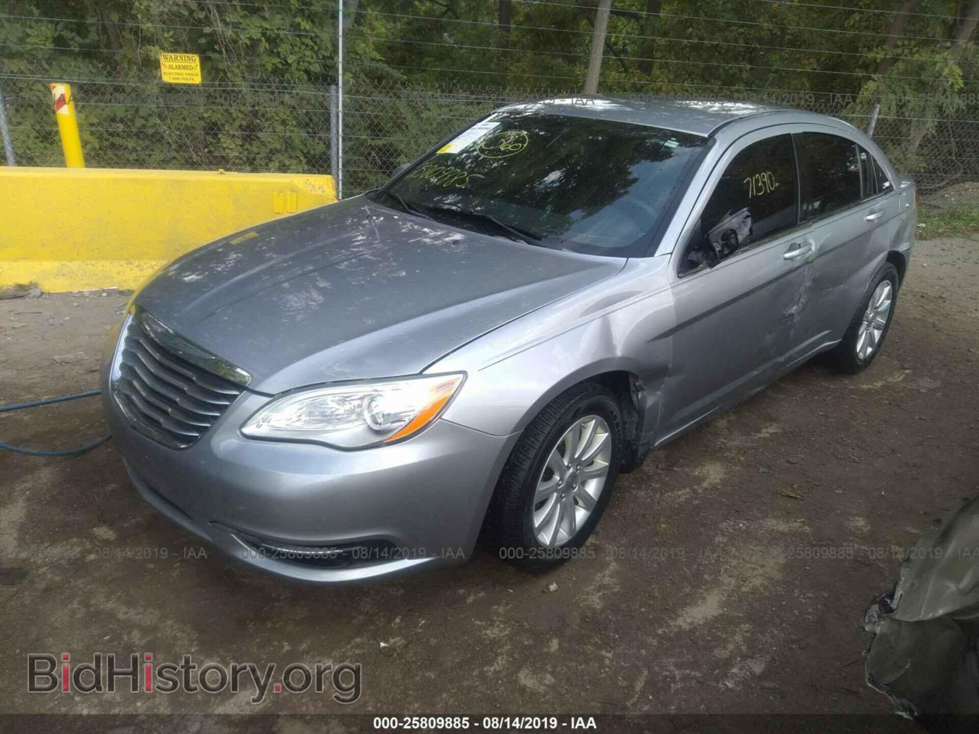 2013 CHRYSLER 200 - VIN: 1C3CCBBB0DN728736 - Фото 2