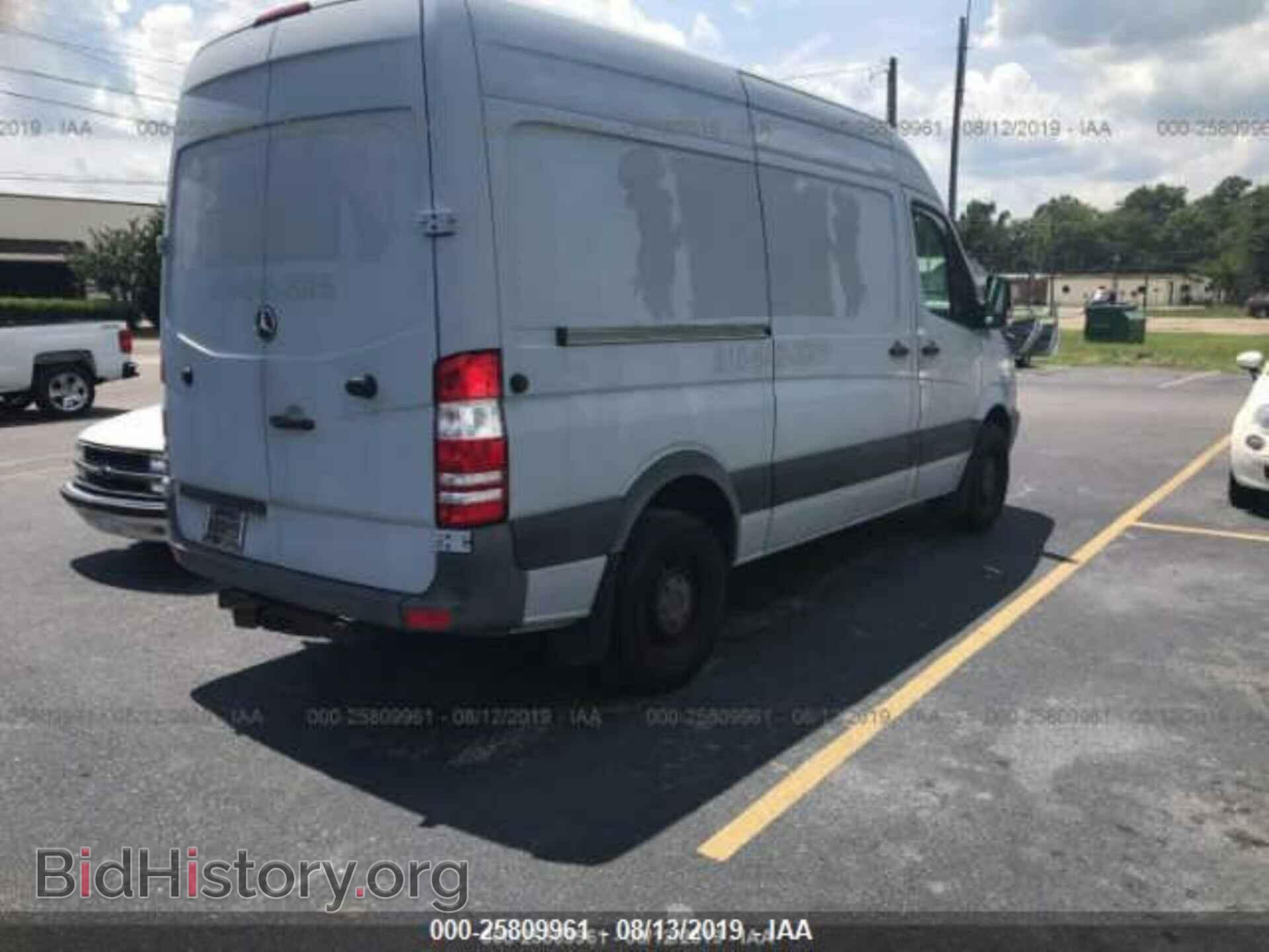 2011 MERCEDES-BENZ SPRINTER - VIN: WD3PE7CC3B5585025 - Фото 4