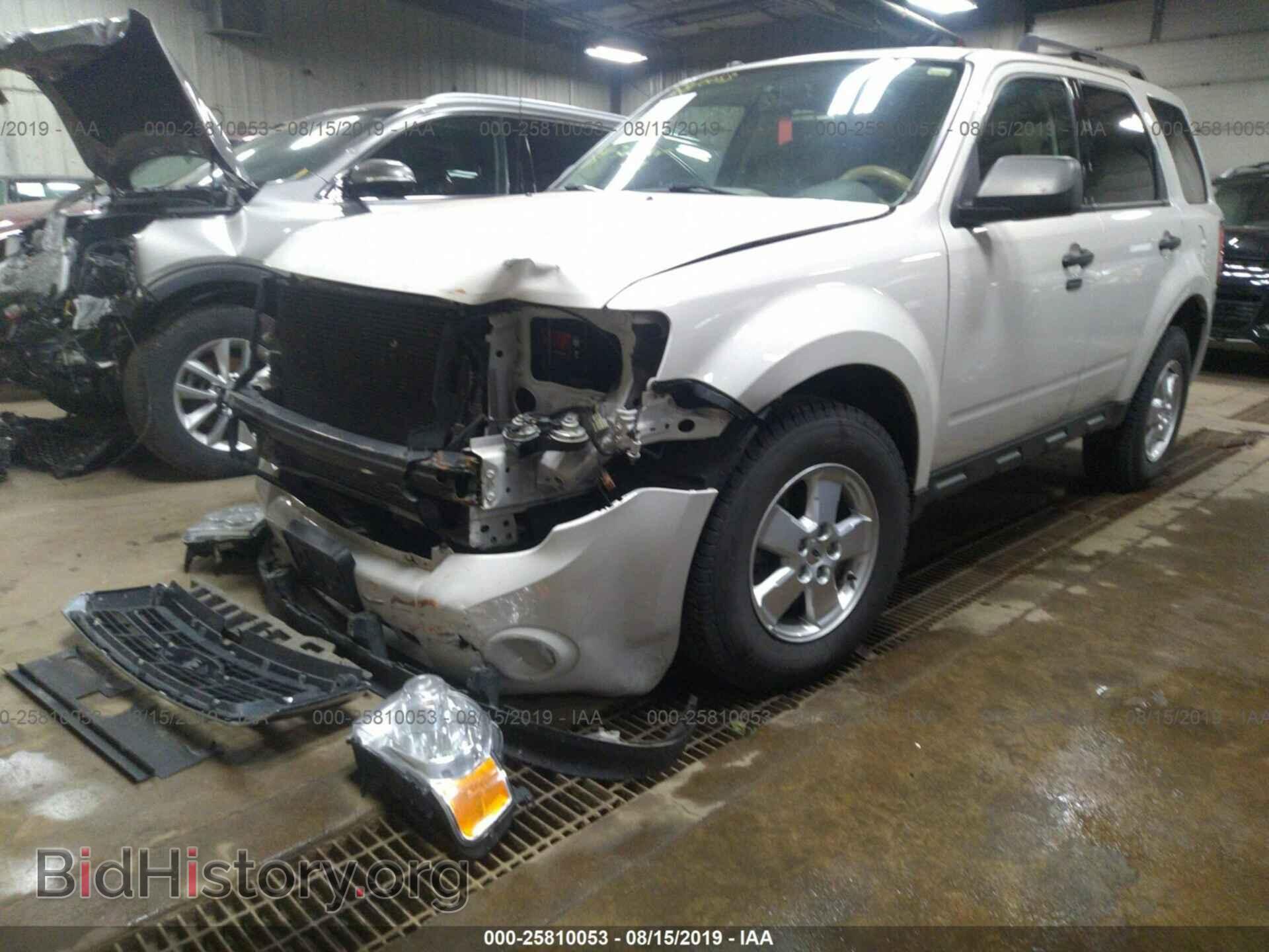 2011 FORD ESCAPE - VIN: 1FMCU9DG8BKA07942 - Фото 2