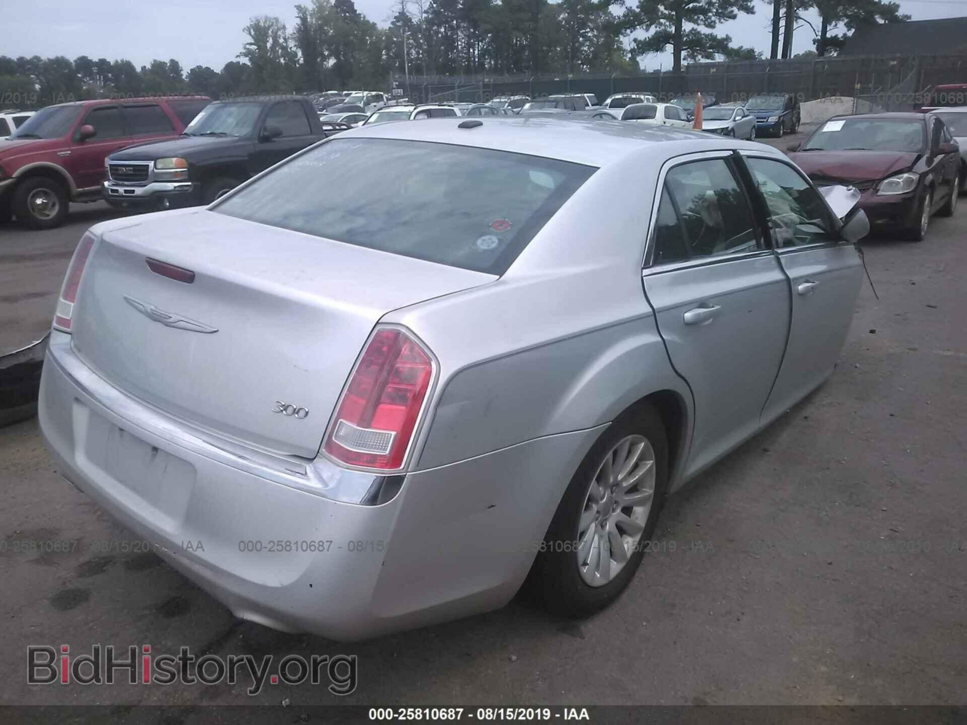2012 CHRYSLER 300 - VIN: 2C3CCAAG1CH227448 - Фото 4