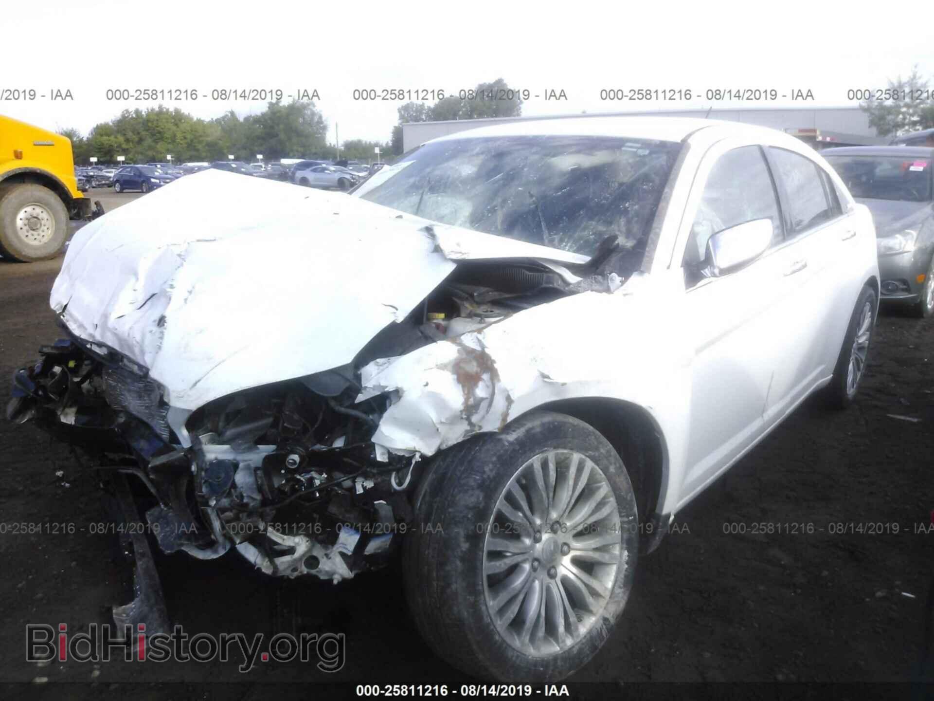 2013 CHRYSLER 200 - VIN: 1C3CCBCG7DN598075 - Photo 2