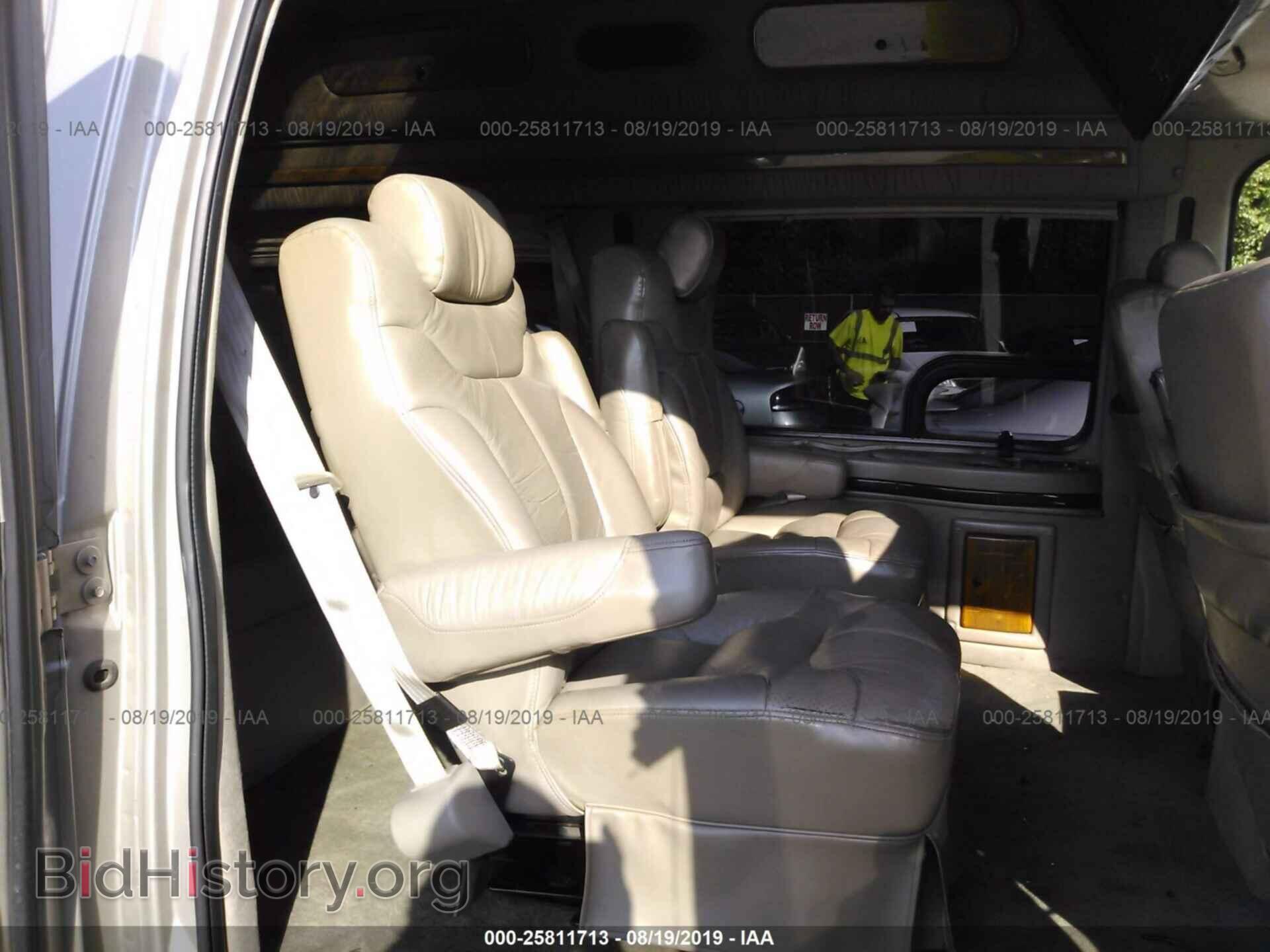 2001 FORD ECONOLINE - VIN: 1FDRE14L11HA69748 - Фото 8