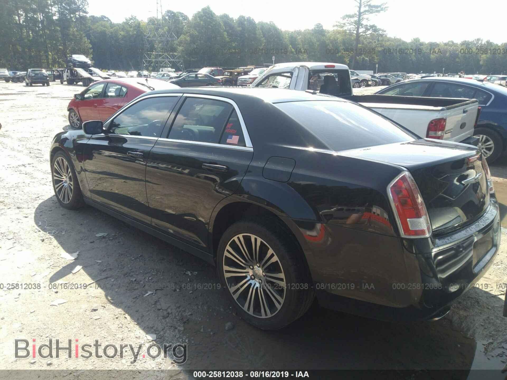 2013 CHRYSLER 300 - VIN: 2C3CCABT1DH740129 - Фото 3