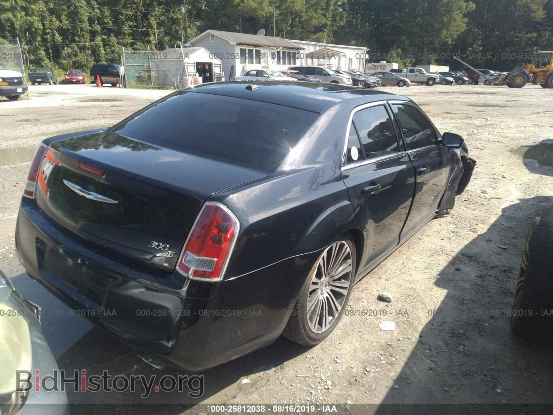 2013 CHRYSLER 300 - VIN: 2C3CCABT1DH740129 - Фото 4