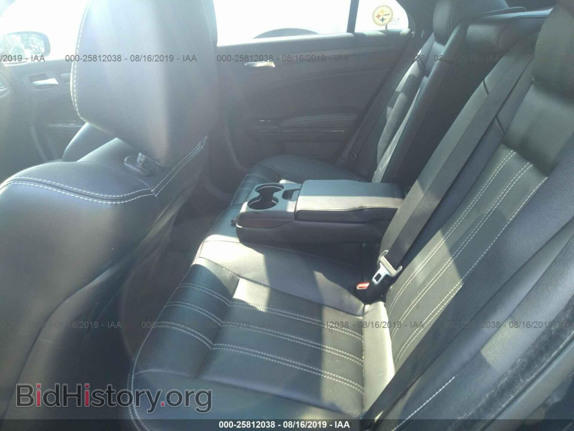 2013 CHRYSLER 300 - VIN: 2C3CCABT1DH740129 - Фото 8