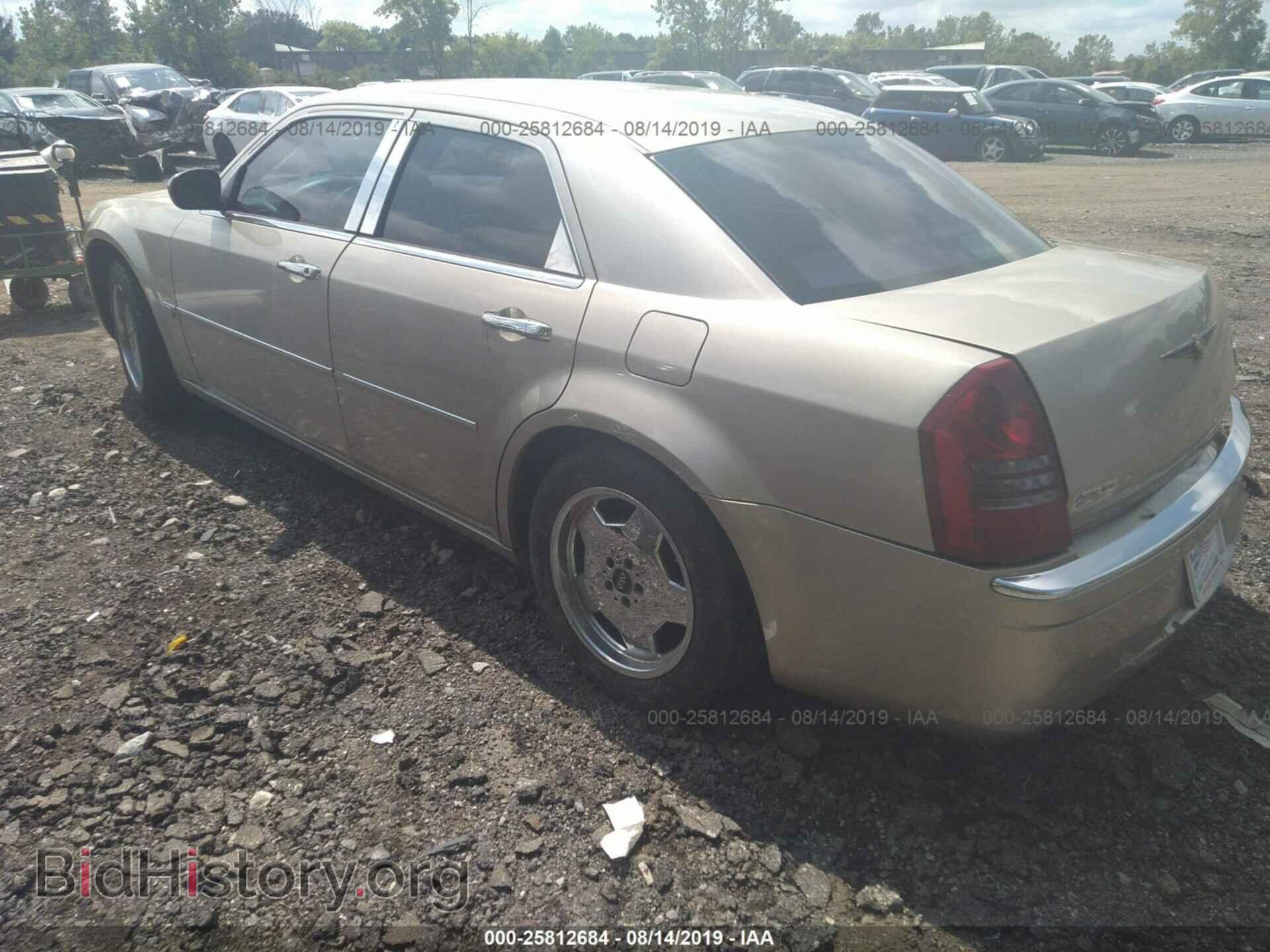2006 CHRYSLER 300C - VIN: 2C3KA63H86H190116 - Фото 3