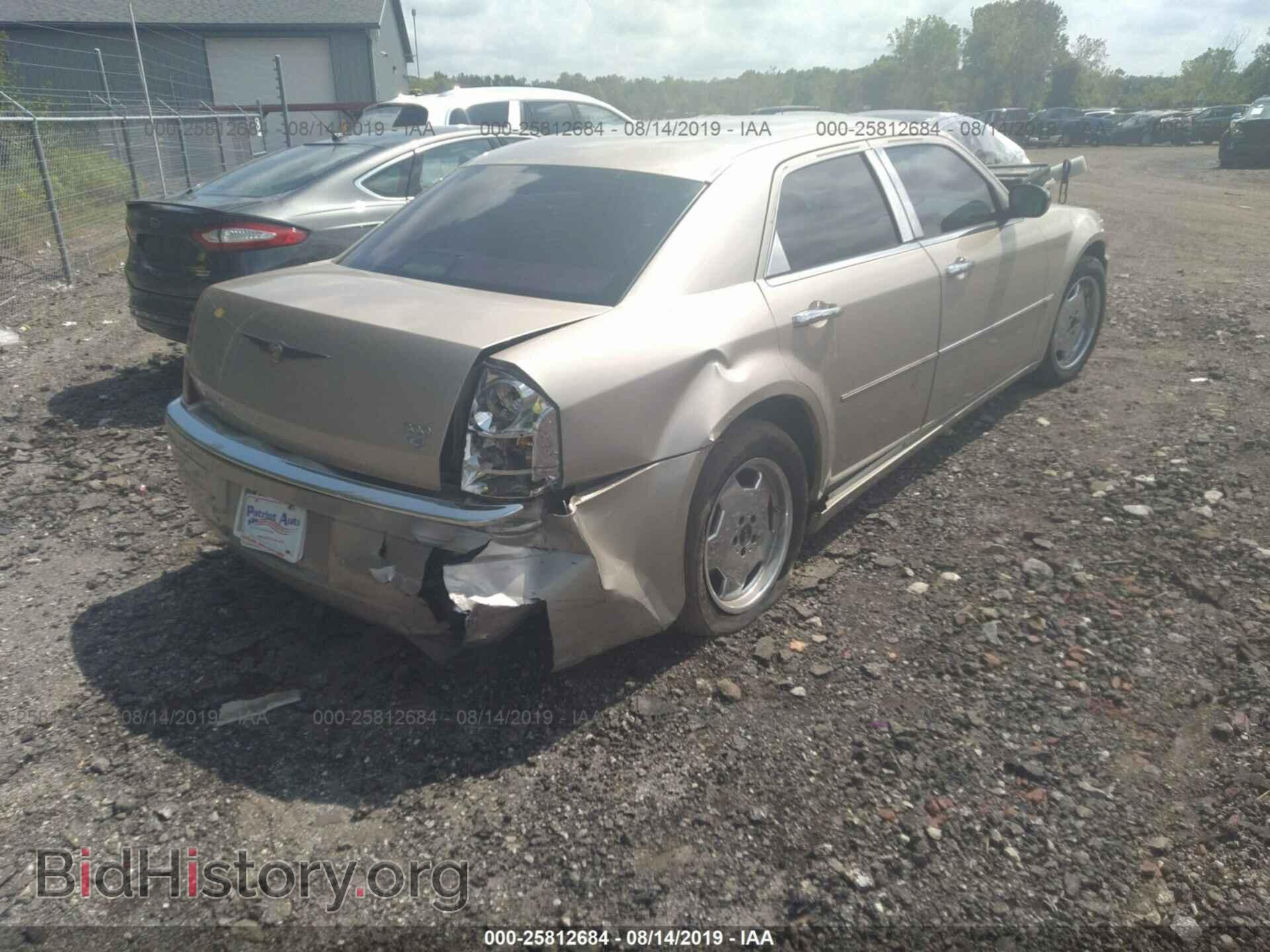 2006 CHRYSLER 300C - VIN: 2C3KA63H86H190116 - Фото 6