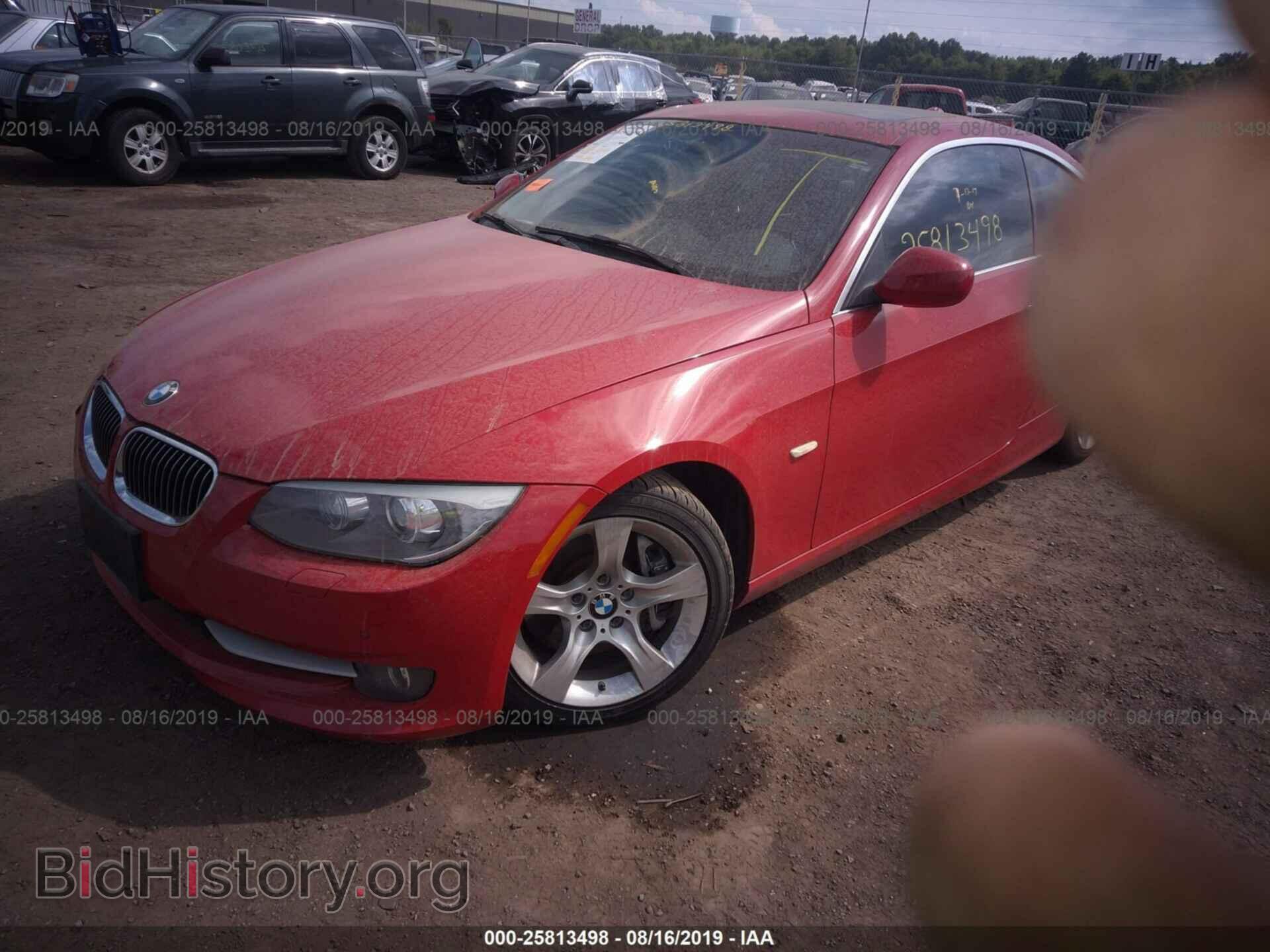 2013 BMW 335 - VIN: WBAKG7C55DJ437817 - Фото 2