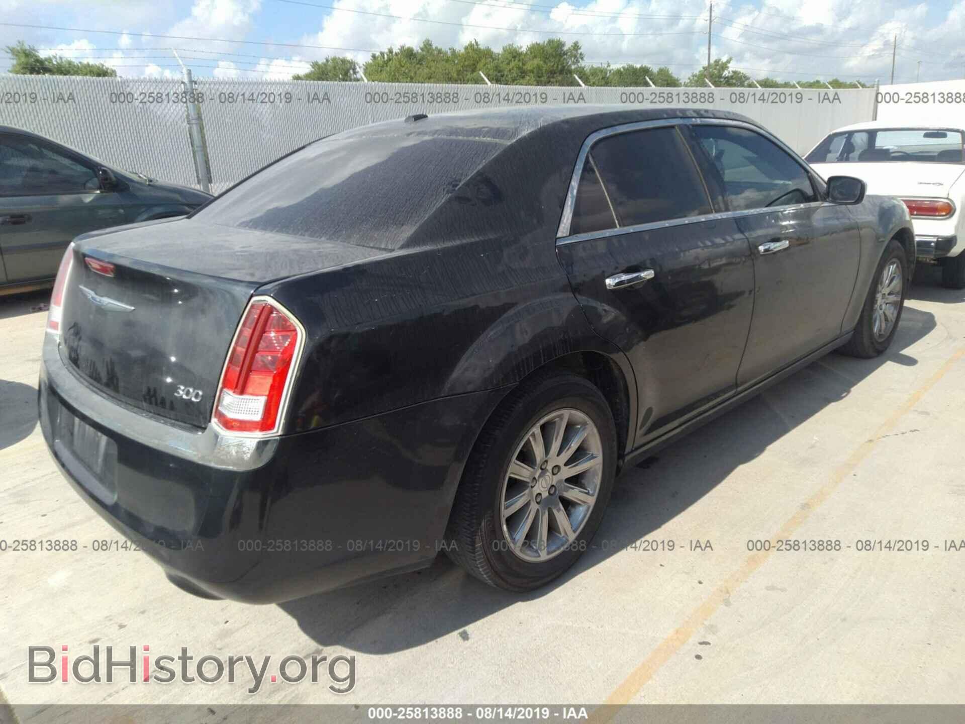 2011 CHRYSLER 300 - VIN: 2C3CA5CG9BH546136 - Фото 4