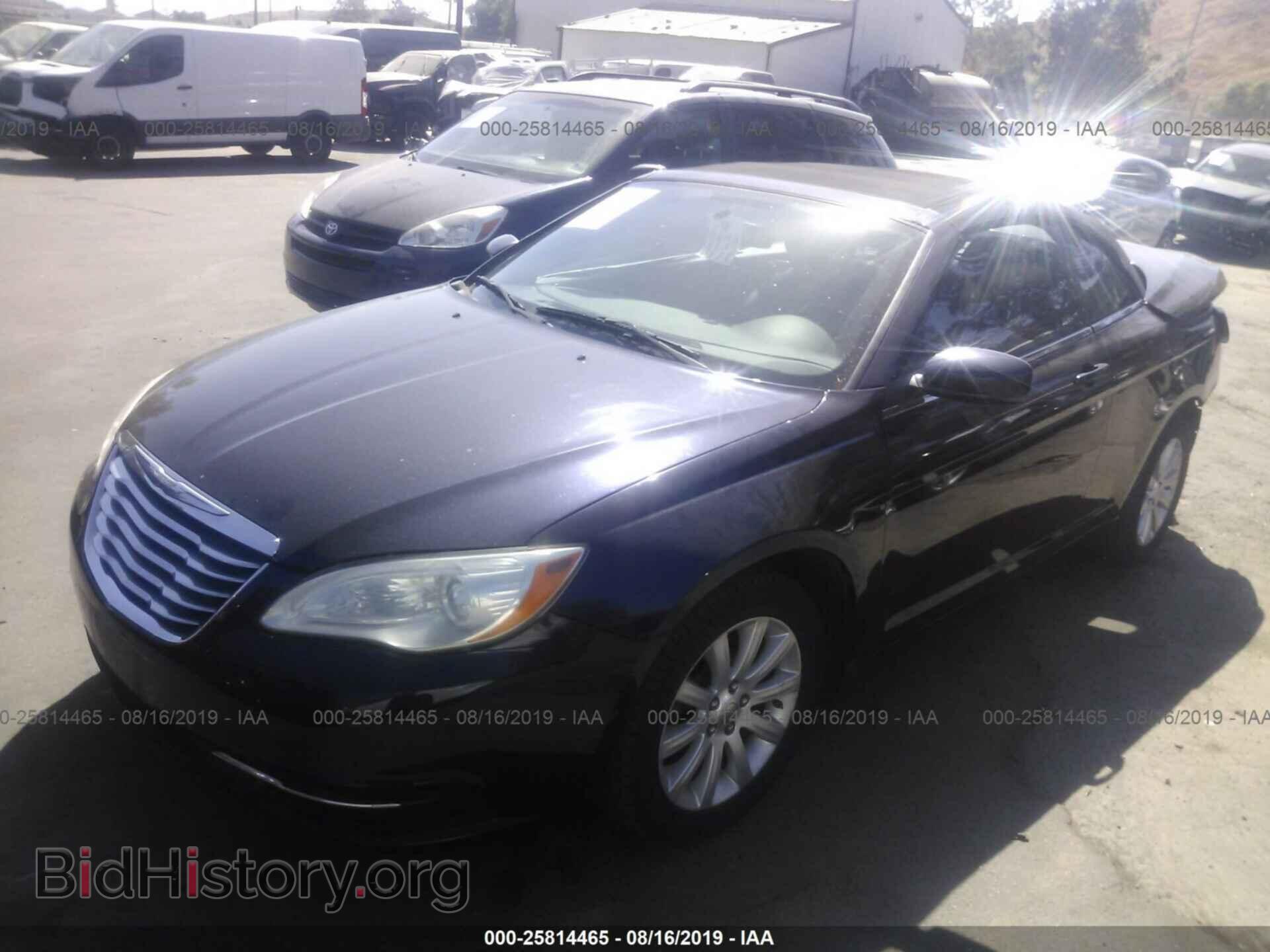 2011 CHRYSLER 200 - VIN: 1C3BC2EB6BN530232 - Фото 2