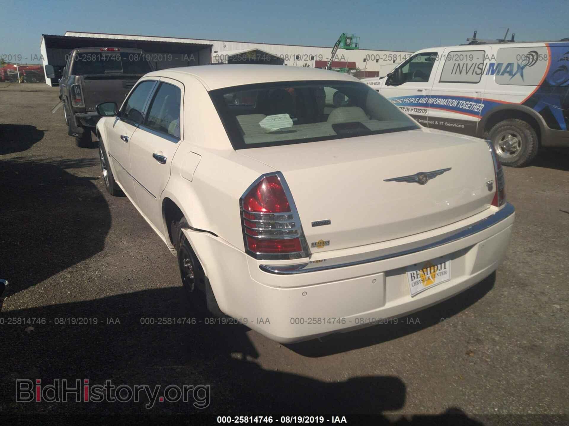 2006 CHRYSLER 300C - VIN: 2C3LK63H26H277060 - Фото 3