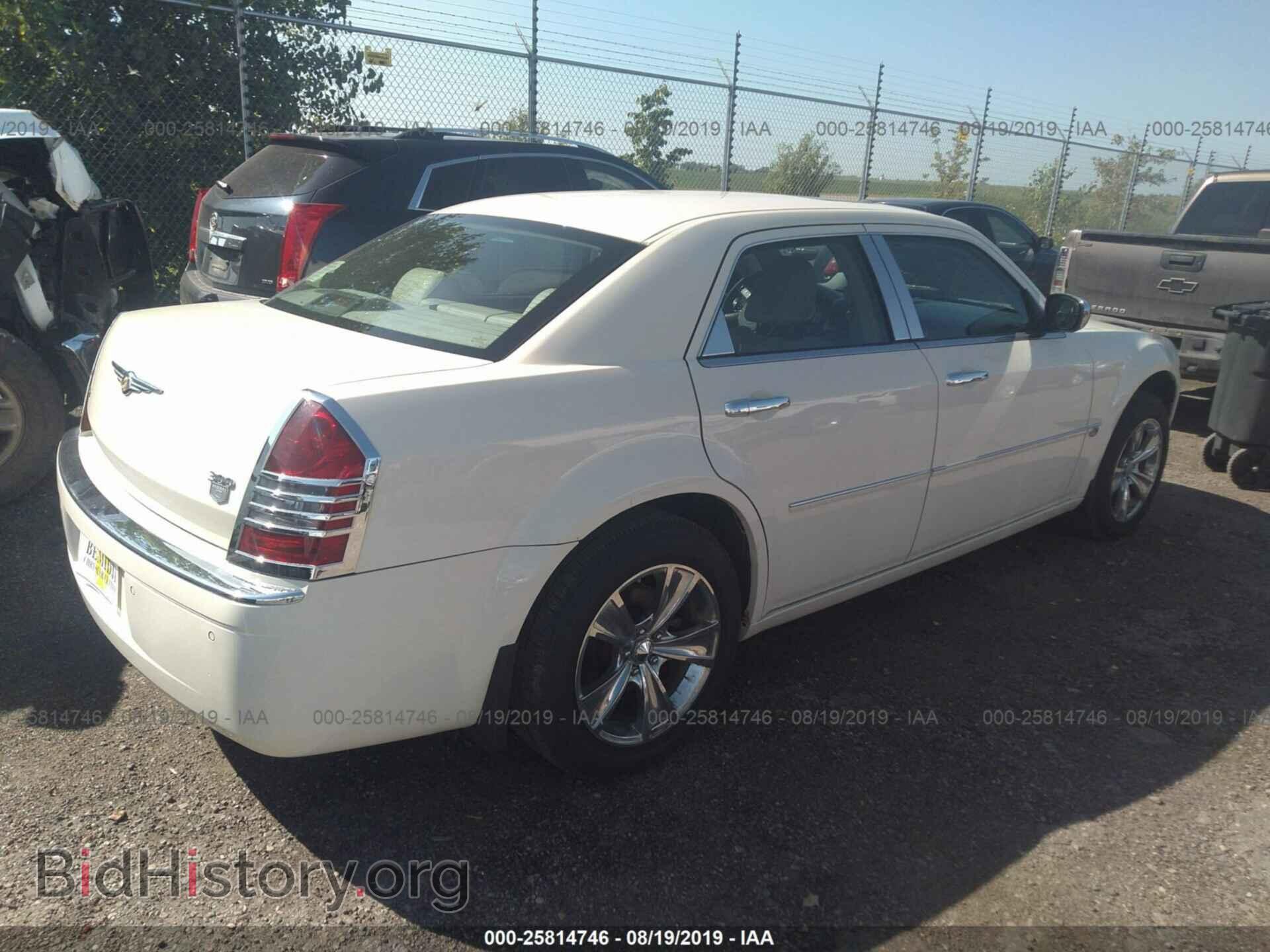 2006 CHRYSLER 300C - VIN: 2C3LK63H26H277060 - Фото 4