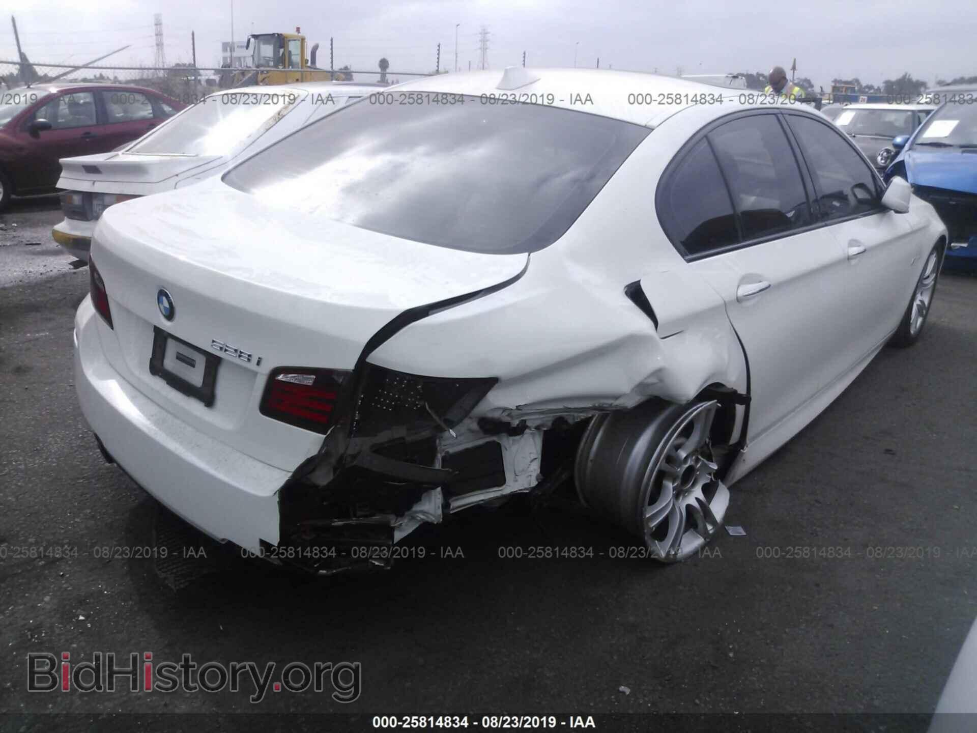 2011 BMW 528 - VIN: WBAFR1C58BC744084 - Фото 4
