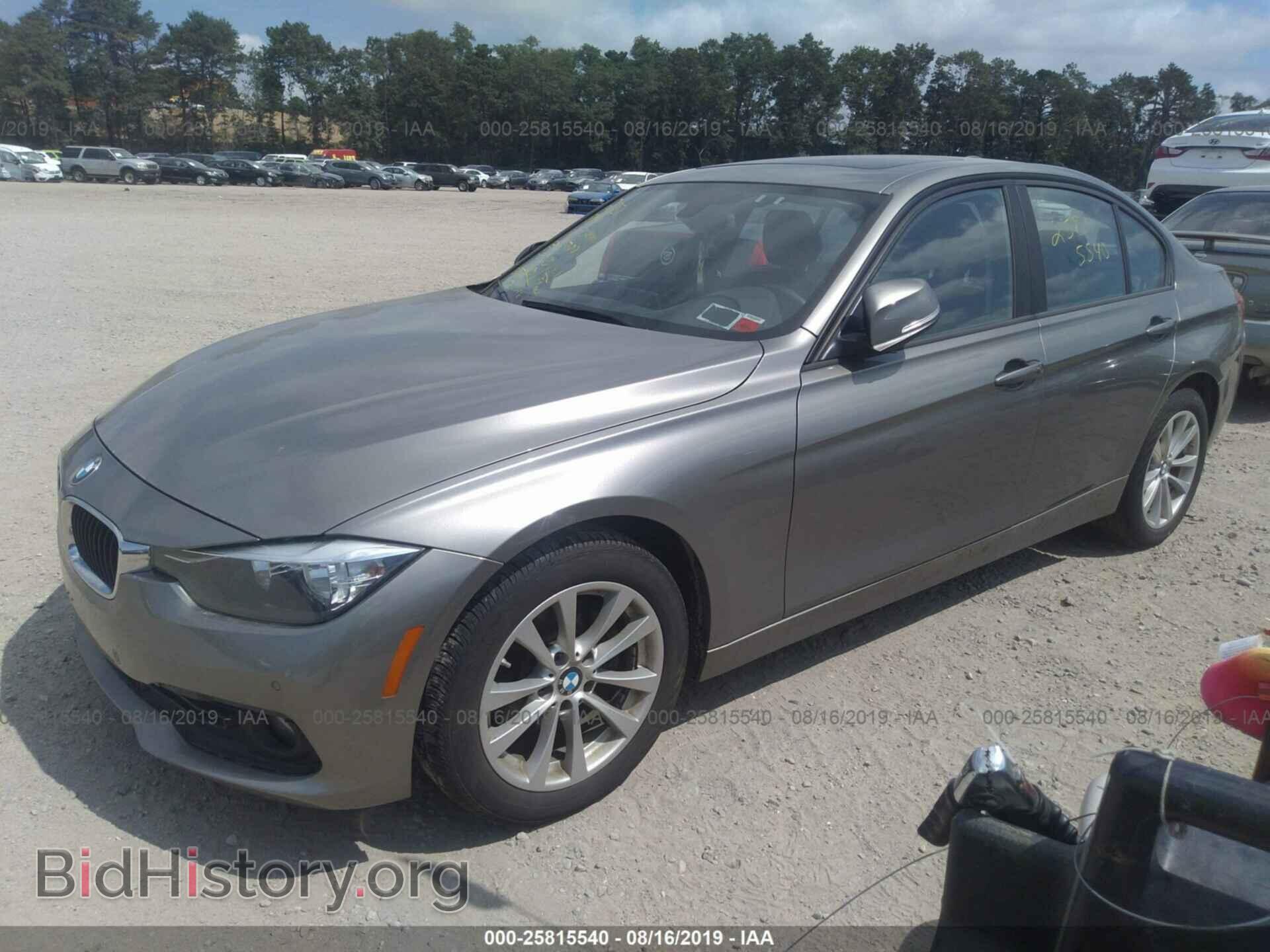 2017 BMW 320 - VIN: WBA8E5G30HNU43326 - Фото 2