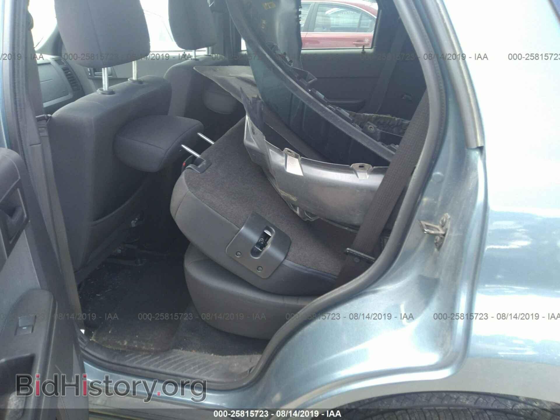 2011 FORD ESCAPE - VIN: 1FMCU0D76BKB52327 - Photo 8